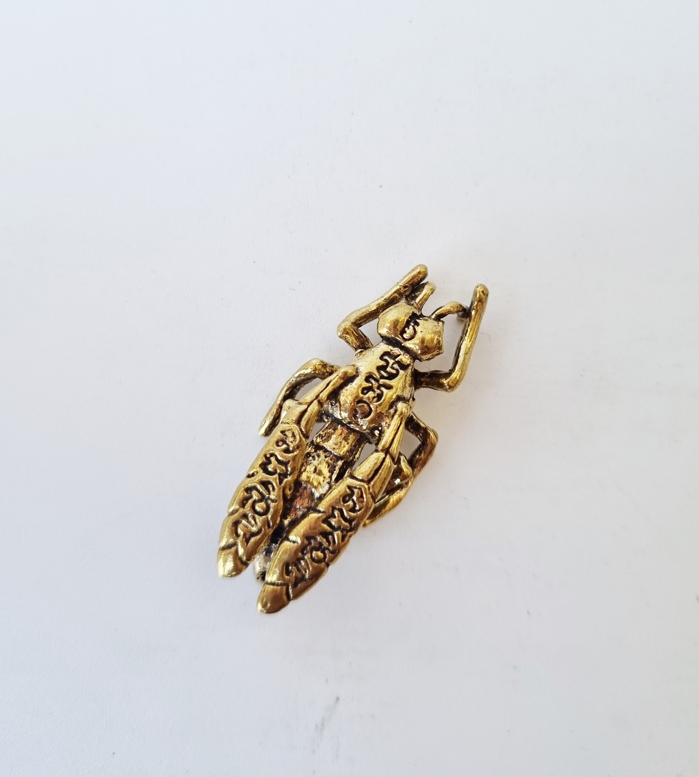 Gold Insect Hornet Wasp Figurine Bug Animal Sak Yant Body Lucky Carry Bag Tiny