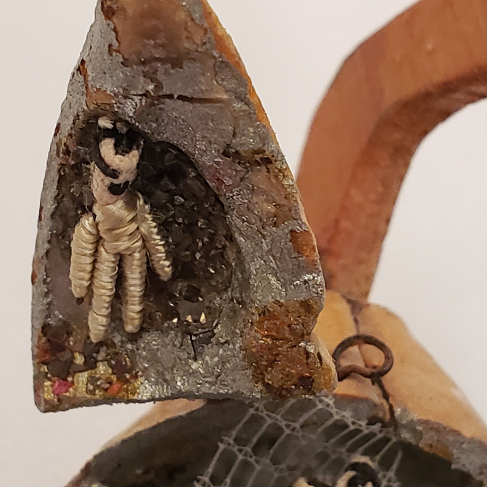 RARE Vtg bird nut Diorama Wedding Scene Bride & Groom MEXICO Outsider Folk Art