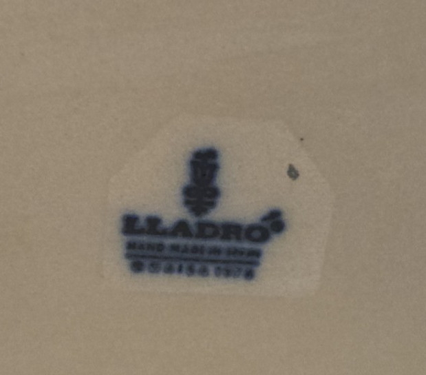 Lladró Woman with Water Jug Figurine w/ Box – Spain Porcelain – Retired