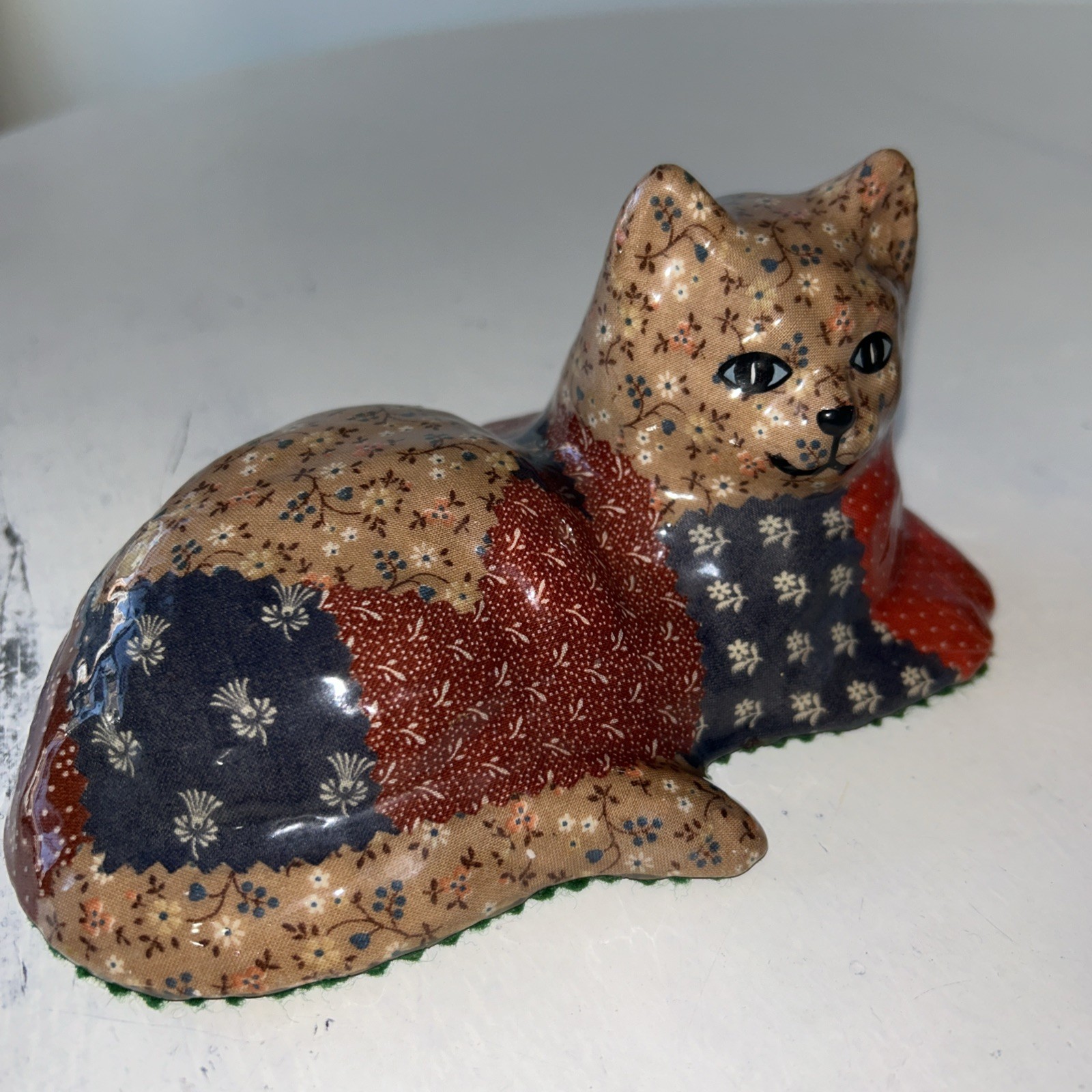 VTG Cat Ceramic Figurine FolkArt Patchwork Floral Signed AC Kitten Laying 6.75”L