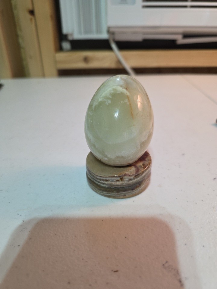 Alabaster Marble Granite Polish Egg Subtle Tan Color Natural Agate And Stand 3.5