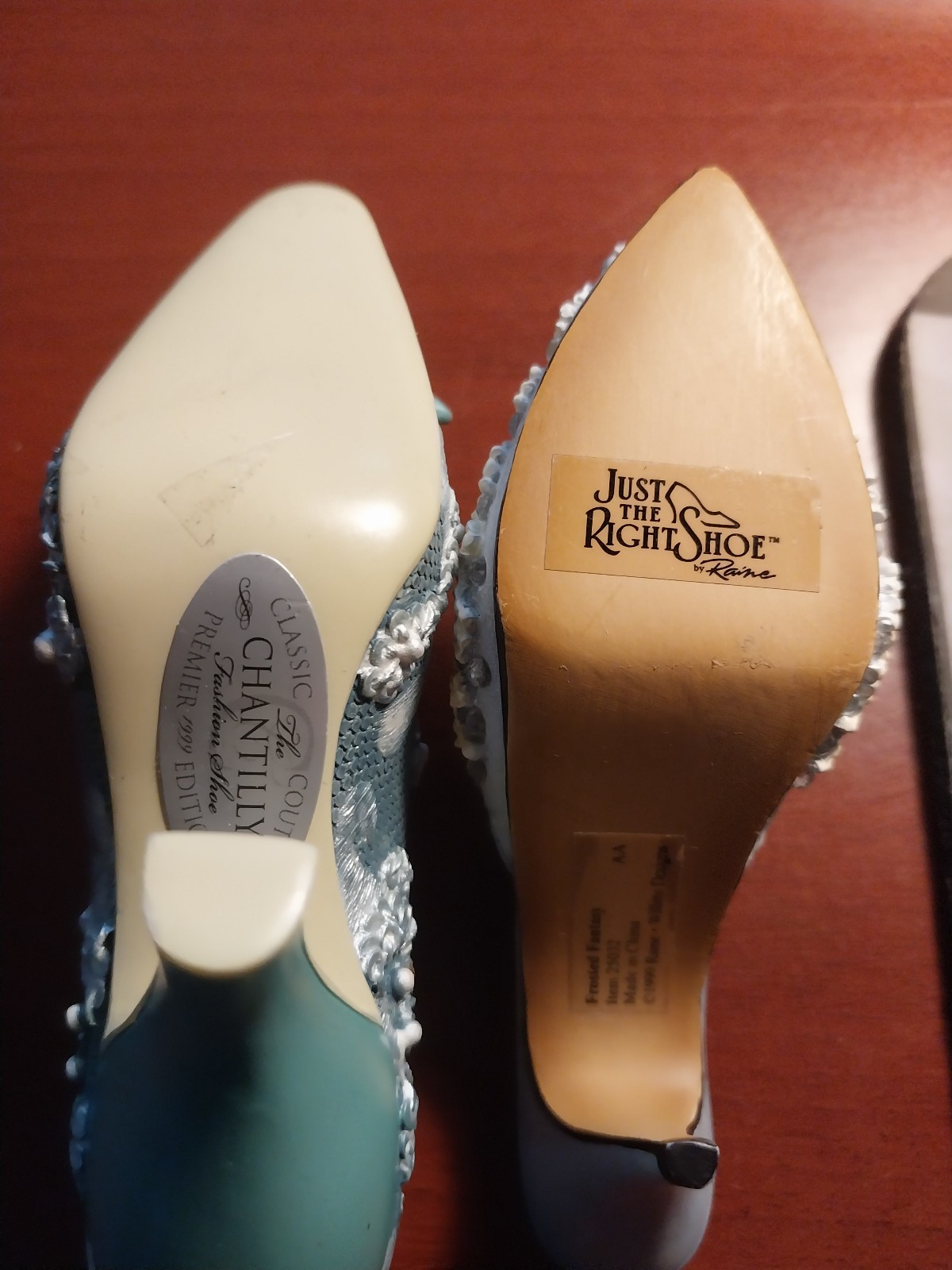 MINI SHOE LOT- CHANTILLY /JUST THE RIGHT SHOE -NICE