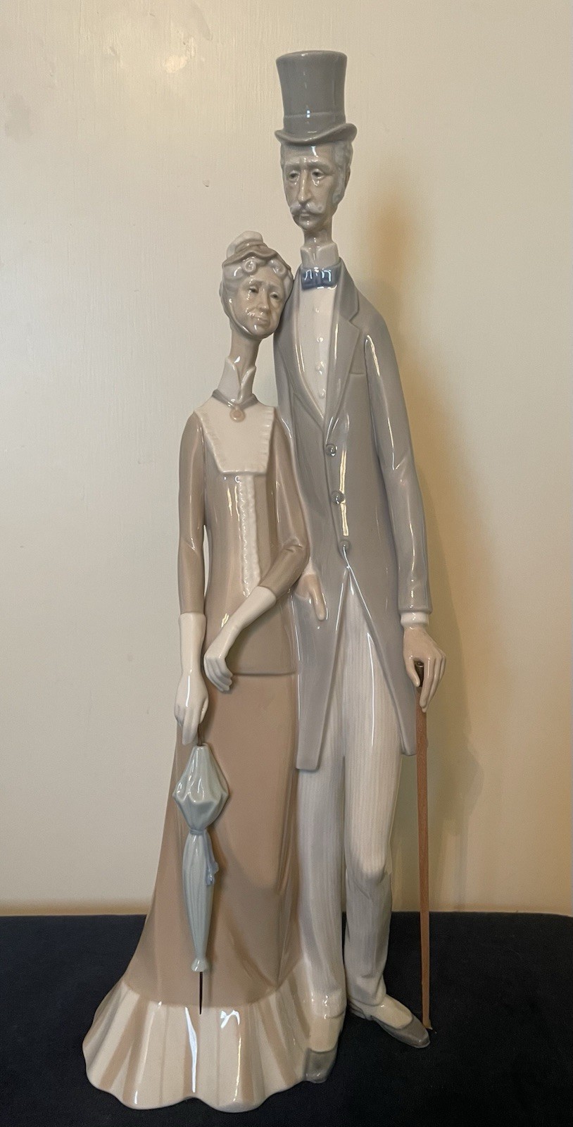 Lladro Figurine 1033 Old Folks Retired