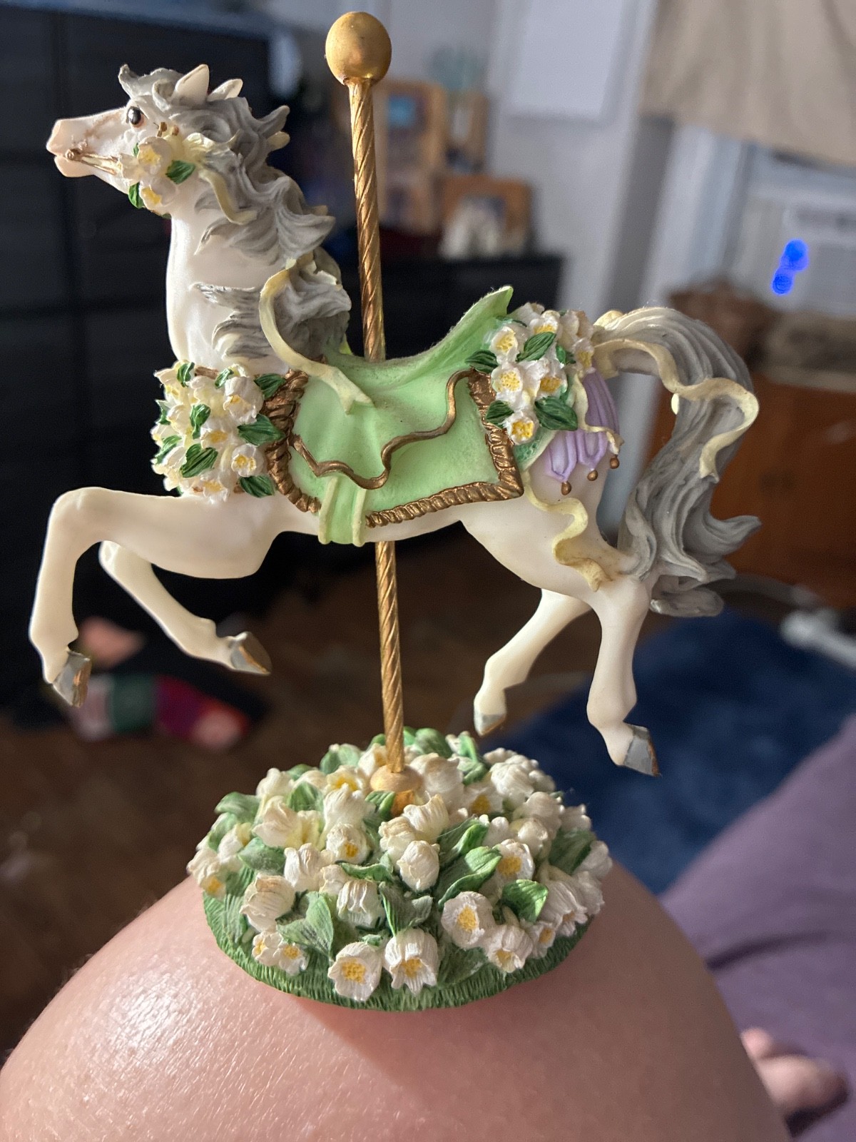 carousel garden horse may lily of the valley Aster Roman INC. 1996 #61435