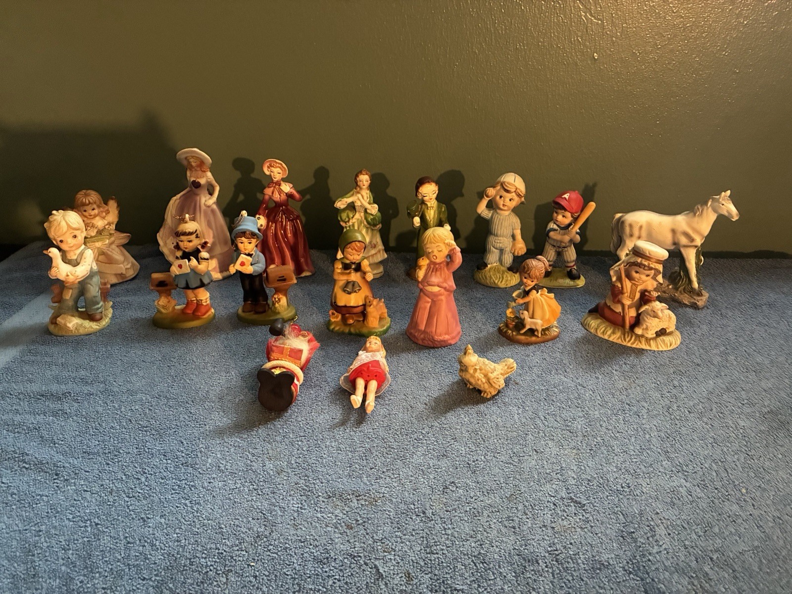 Nice Big Lot of Vintage Figurines Various Sizes and Brands