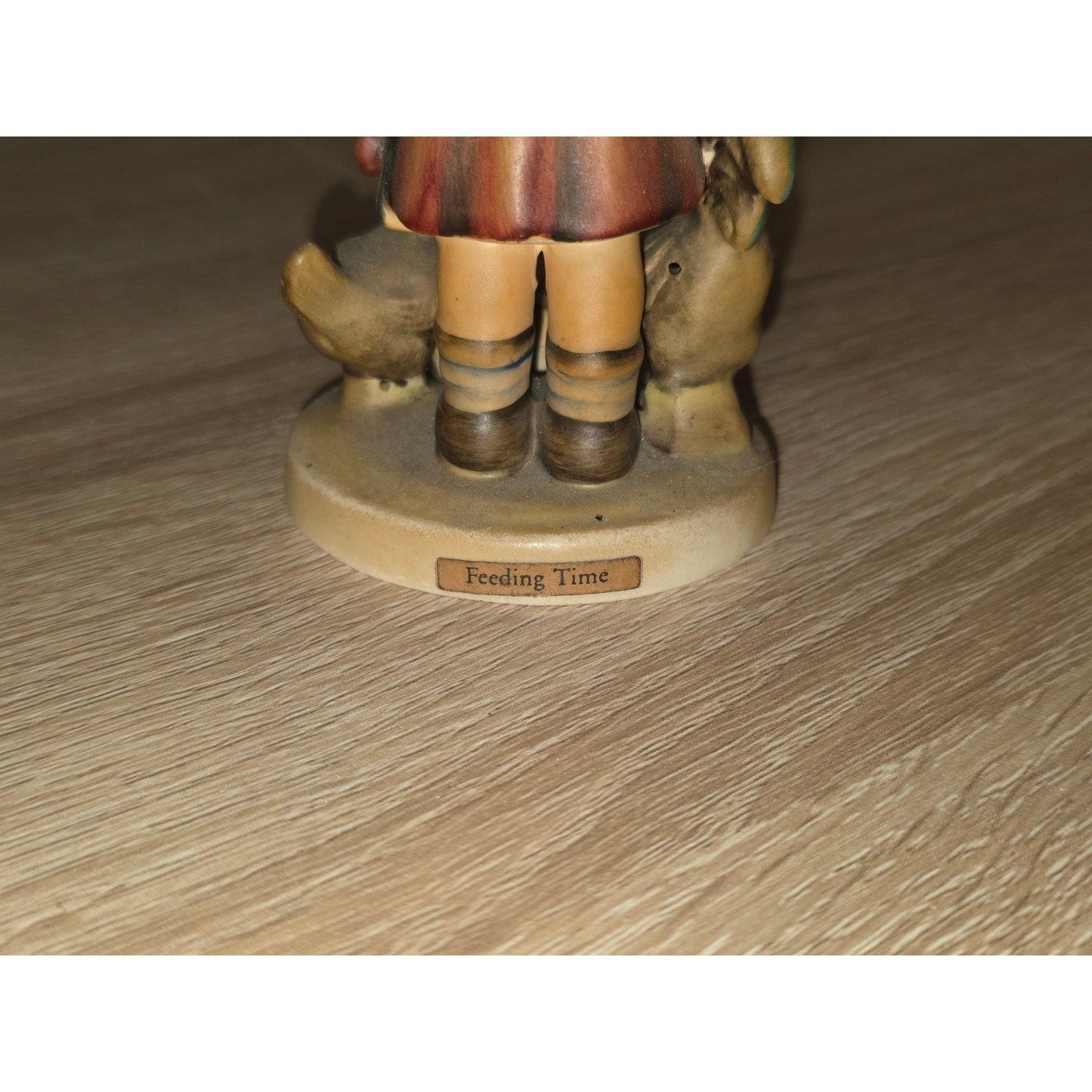 Goebel Hummel Feeding Time Figurine 199/0 TMK-3 Stylized Bee West Germany