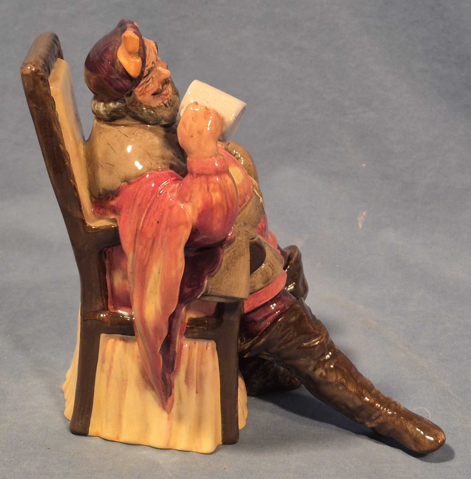 Royal Doulton Figurine The Foaming Quart, HN 2162, 5 1/2″ Tall