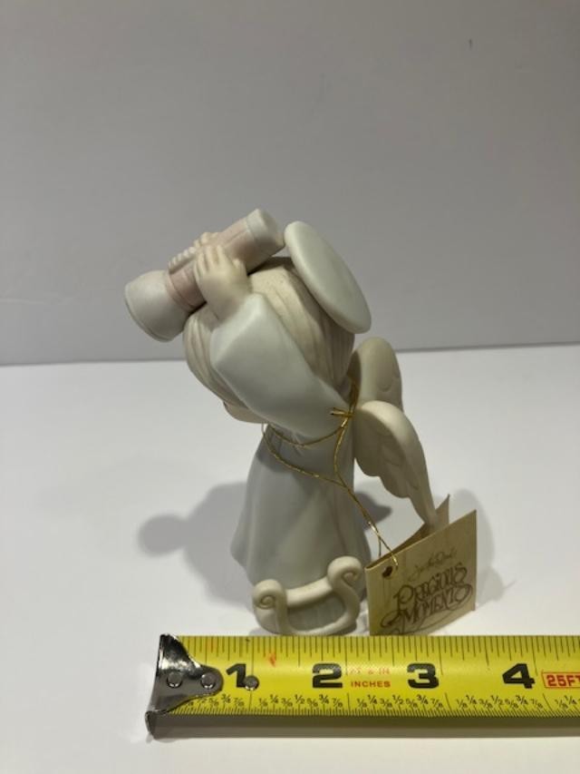 Vintage 1980 Precious Moments E-5637 “The Heavenly Light” Porcelain Figurine