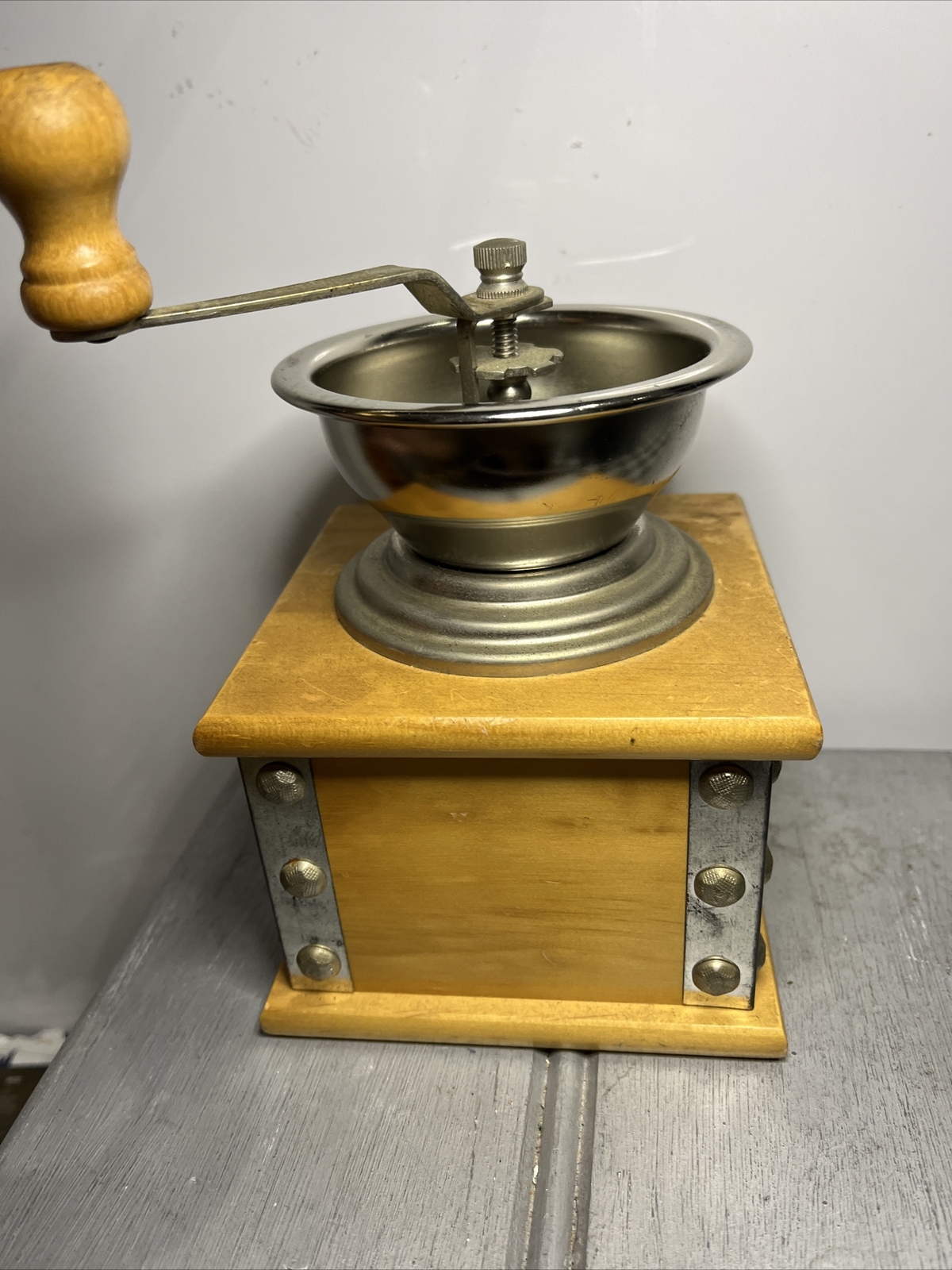 Coffee Grinder Collectable for Display unsure if its working.,