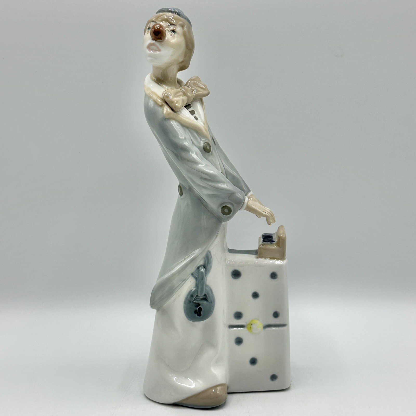 Casades Porcelain Clown Figurine w/Domino & Piano 10 1/2” Made In Spain /cb