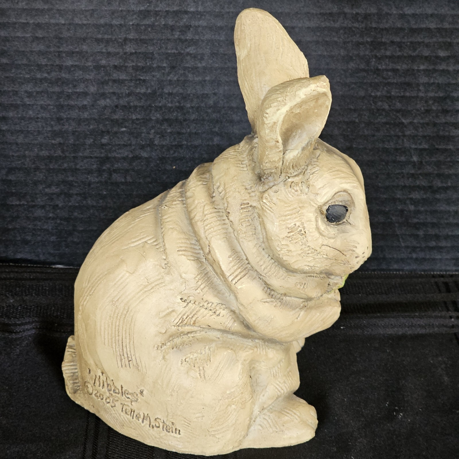 2005 Retired “Nibbles” TELLE M. STEIN FAT RABBIT FIGURE Rare Easter Bunny