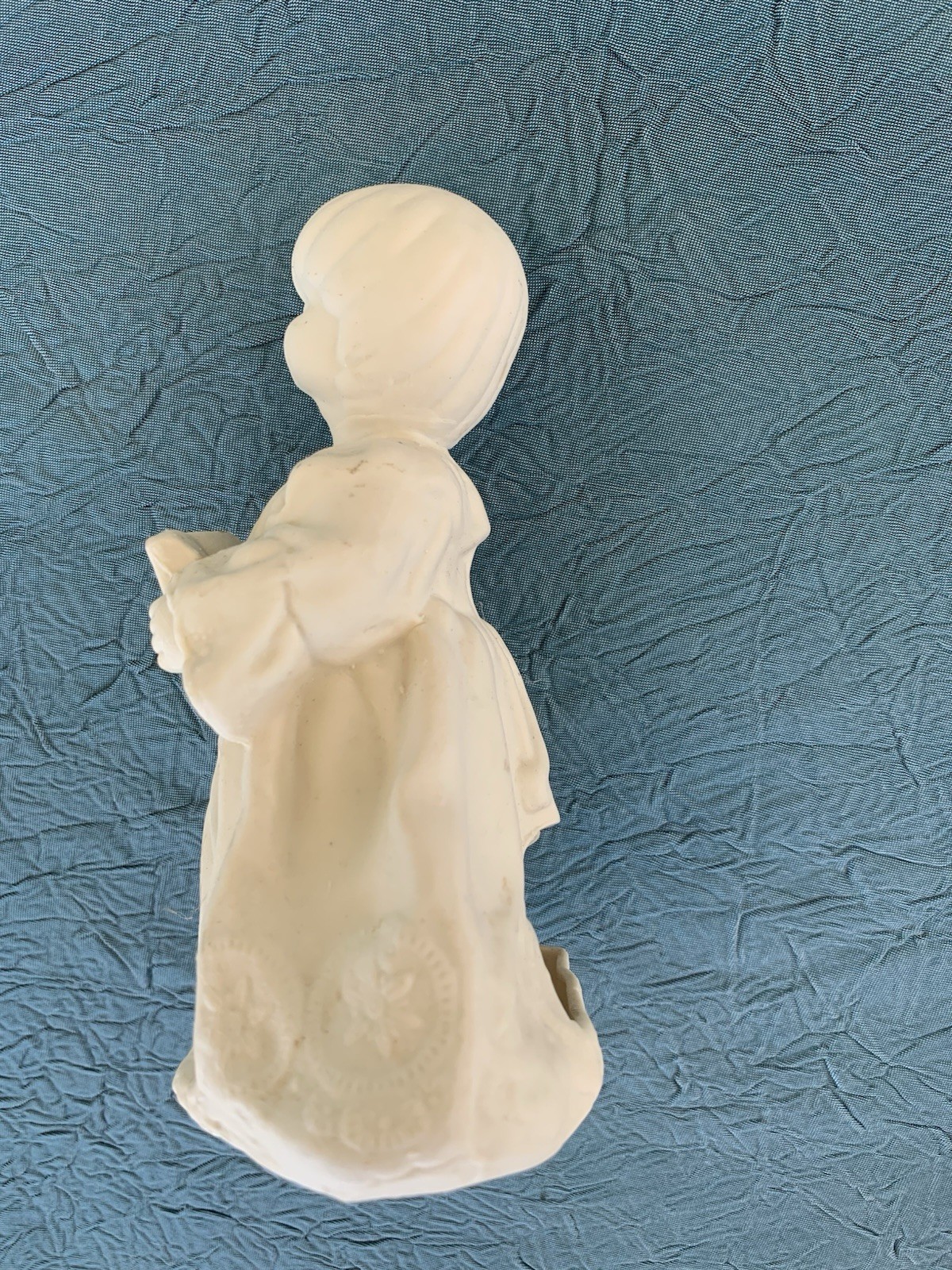 White ceramic unpainted reading / ￼ Caroling child. Chrustmas craft vintage