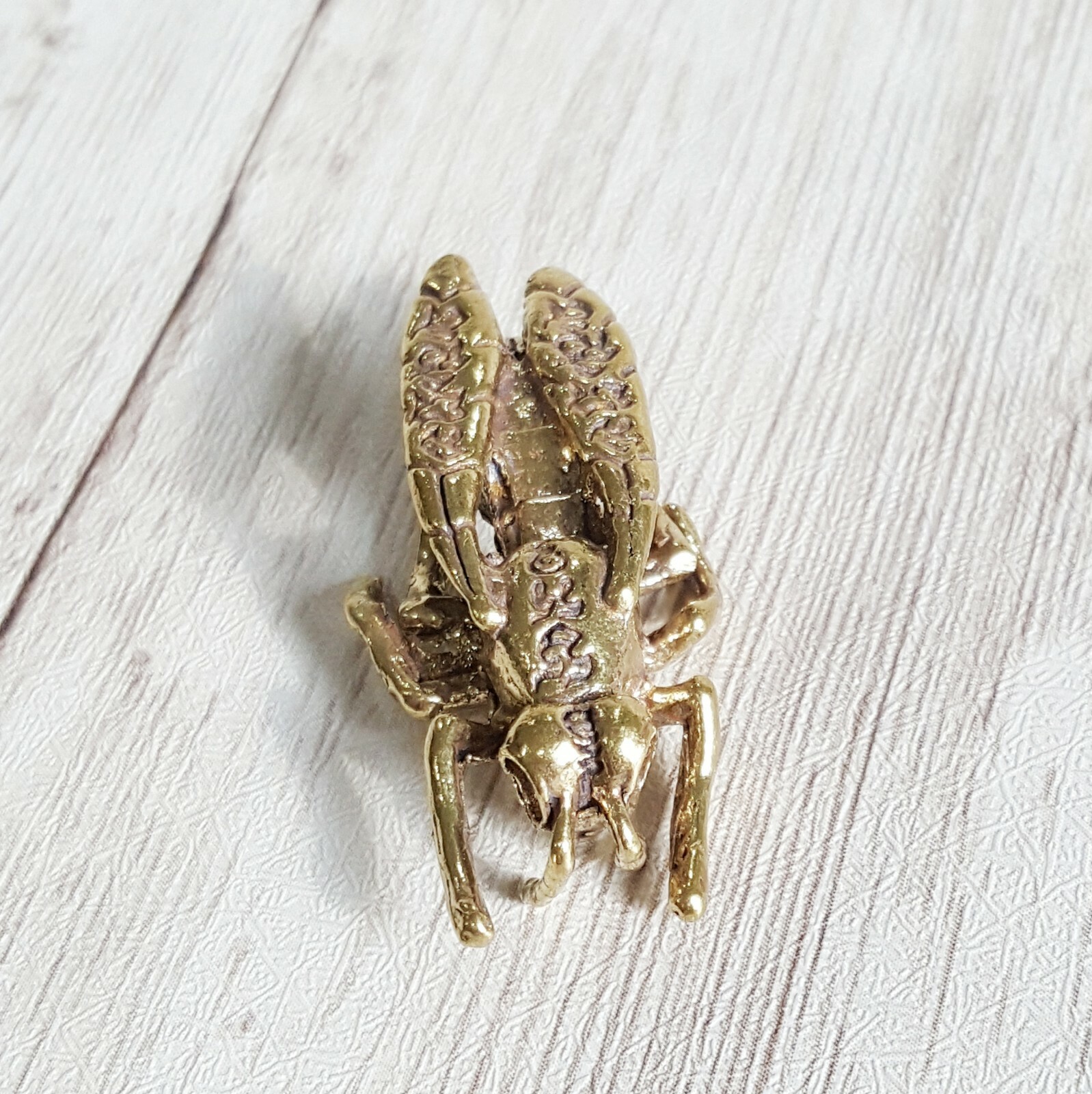 Gold Insect Hornet Wasp Figurine Bug Animal Sak Yant Body Lucky Carry Bag Tiny