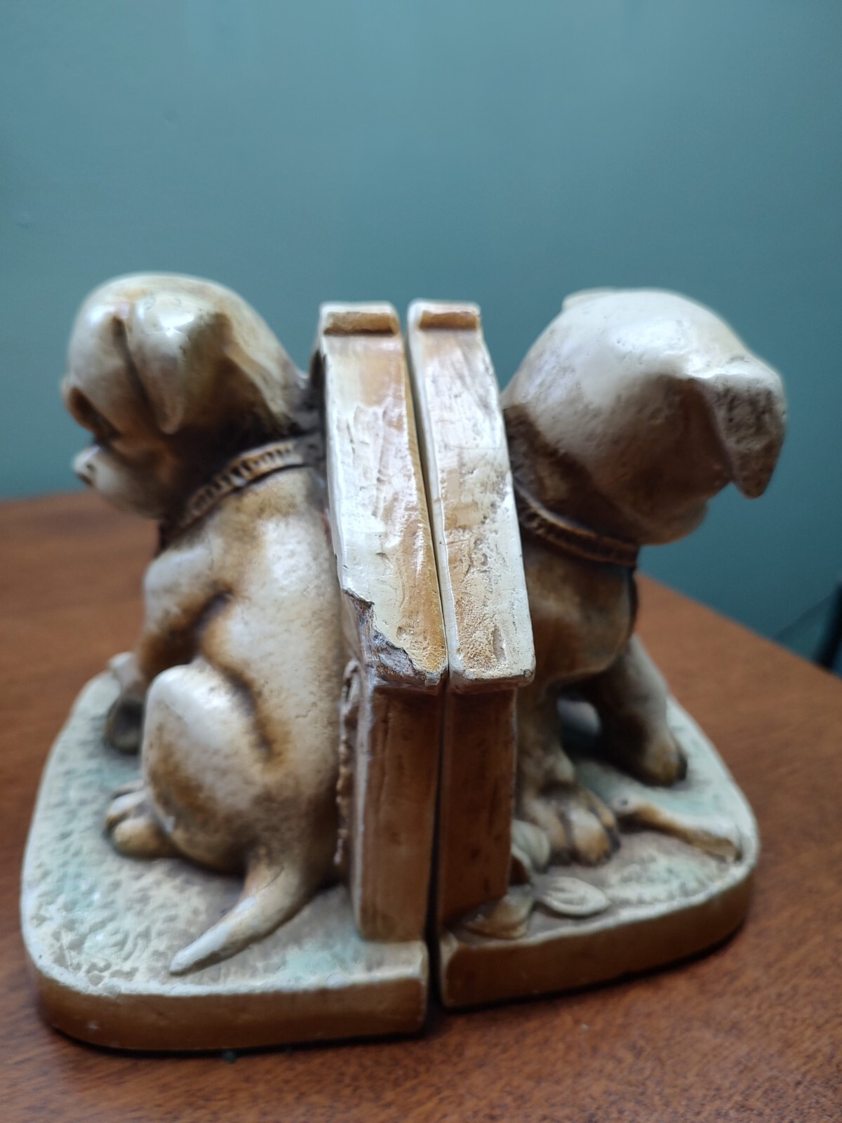Vintage Bulldog Bookends Plaster or Chalkware Dog 5-1/2″ tall Very Heavy