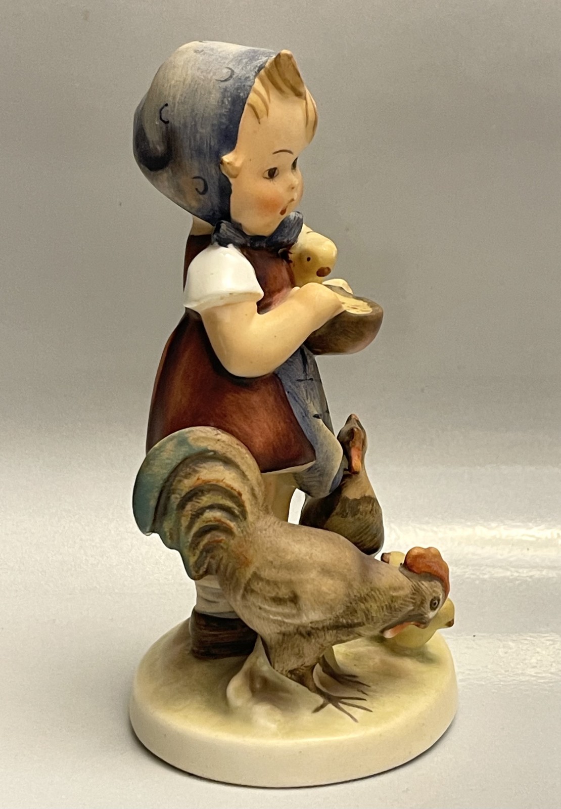 Hummel #199 Feeding Time TMK-2 Full Bee 1950’s 5-5/8″ Girl Feeding Chickens