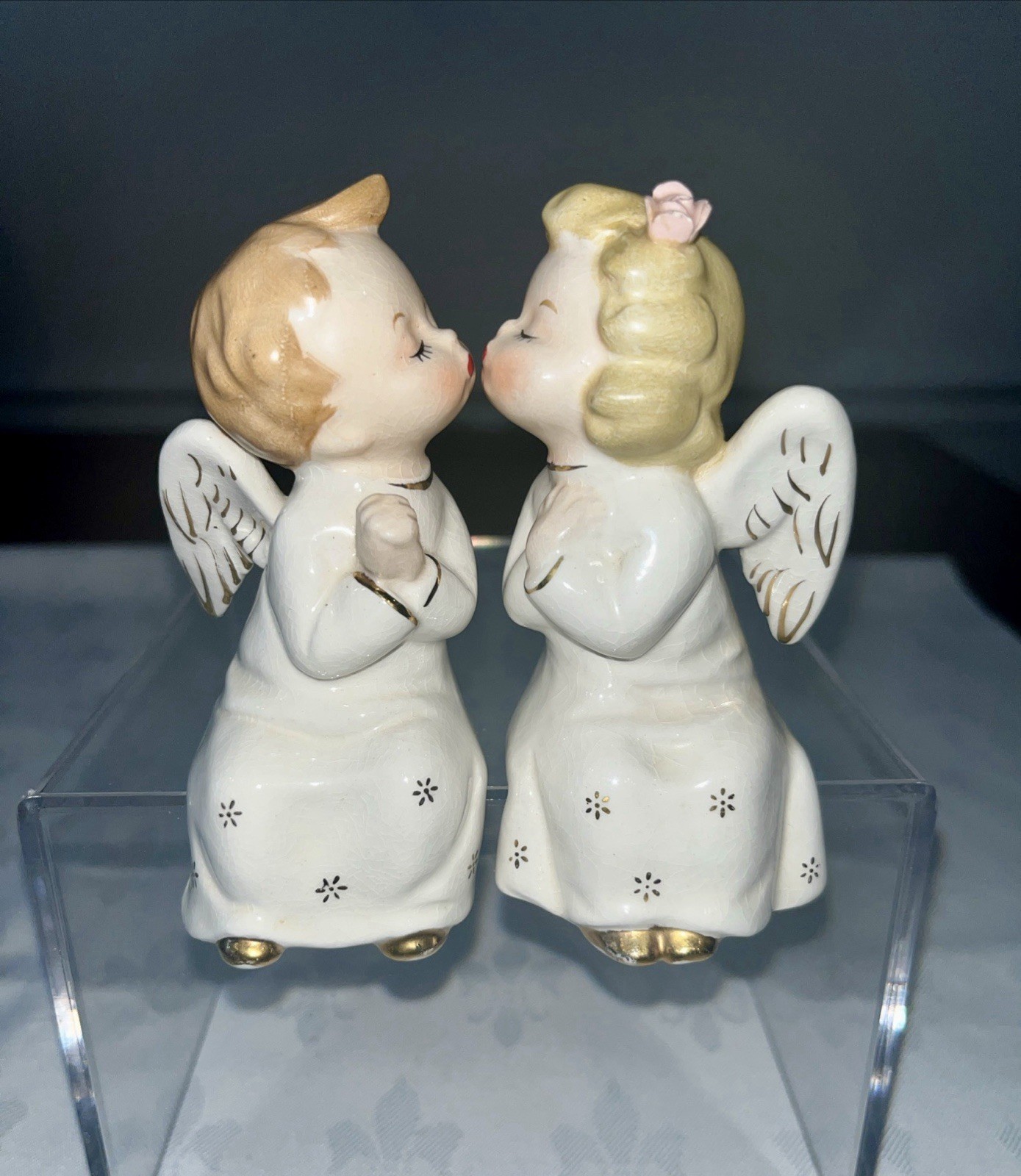 Vtg 1950s Kissing Angels Ceramic Figurine Japan Boy & Girl Shelve Sitters