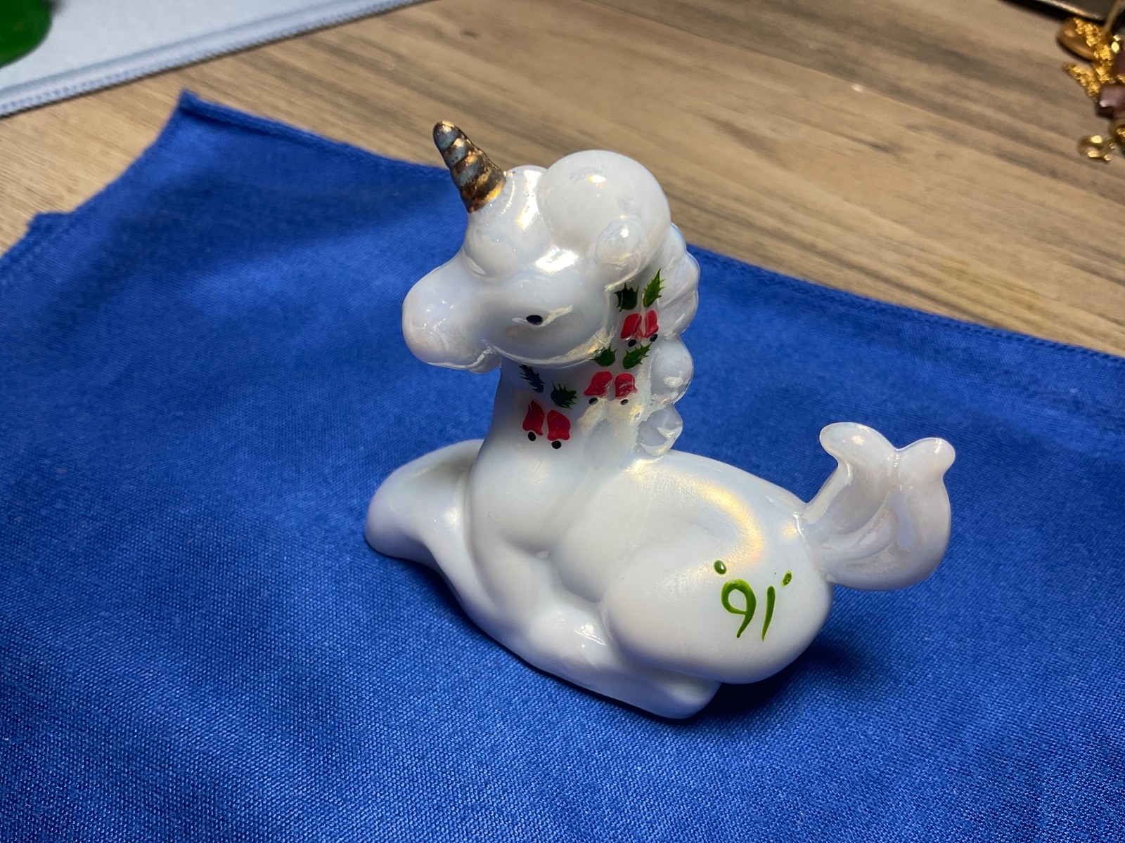 VTG Boyd Crystal Art Glass Little Luck Unicorn White Glass Figurine Xmas 1991