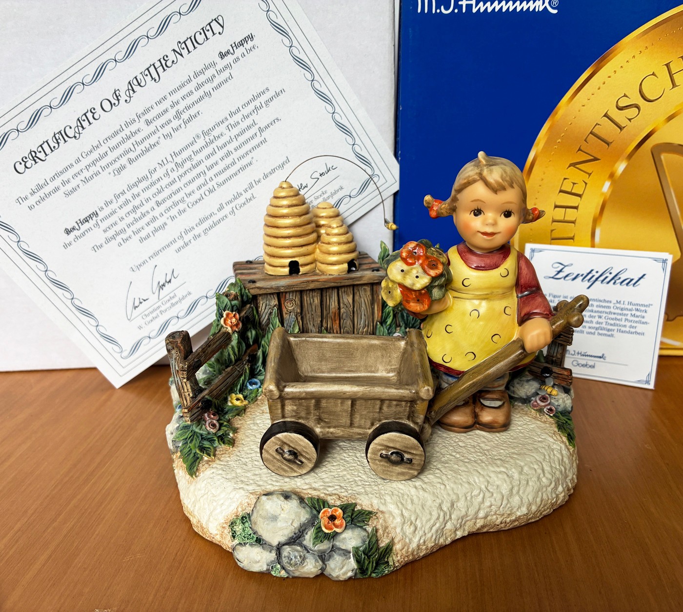Hummel #1074-D Bee Happy Scape #2013 Surprise Visit *Spec Ed 2003 MUSIC BOX~COAs