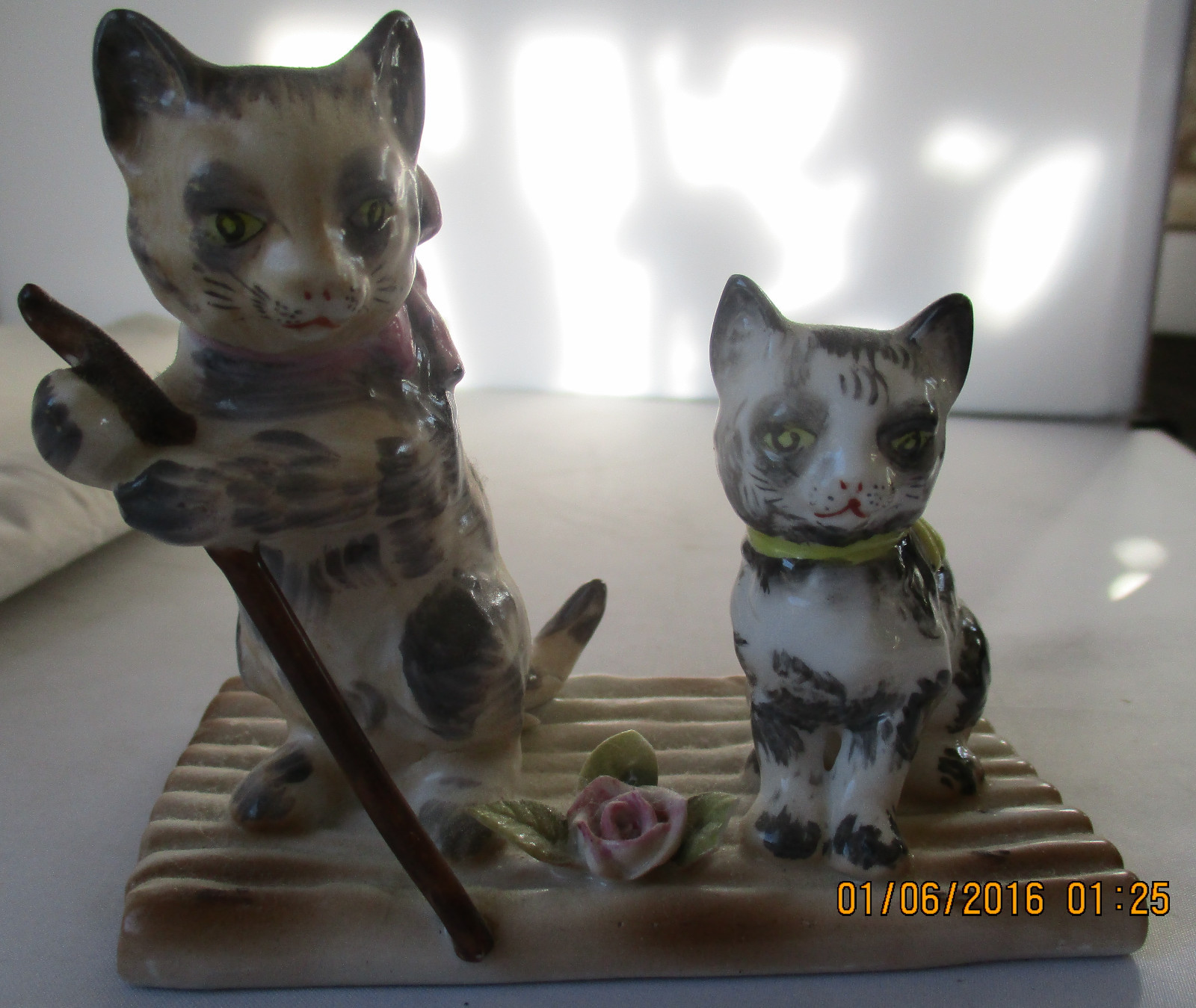 VINTAGE ARDALT VERITHIN CATS ON A RAFT PORCELAIN FIGURINE