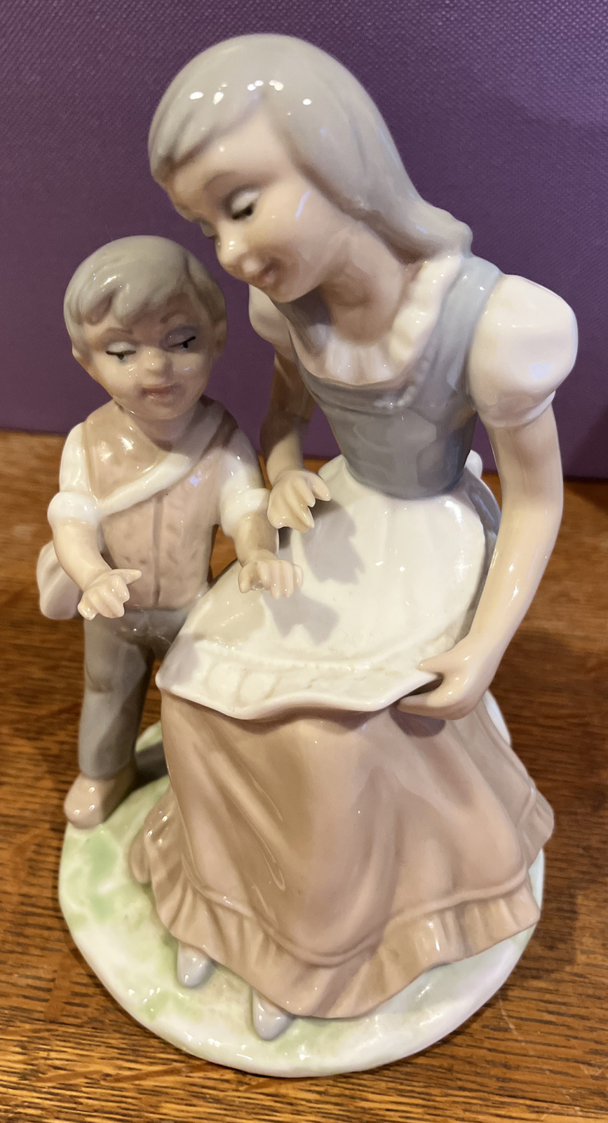 Tengra Figurine Spanish Porcelain Mother And Son￼ Talking Vintage Emotional Pose
