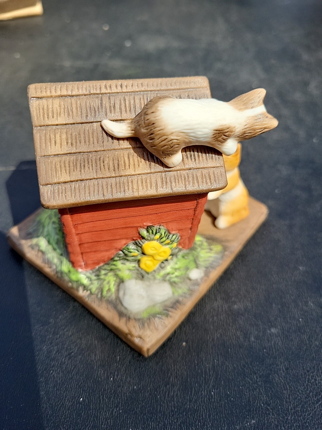 Vintage 1987 Danbury Mint Porcelain Cute Cats- House Guests- Taiwan ~ 3.0″ T