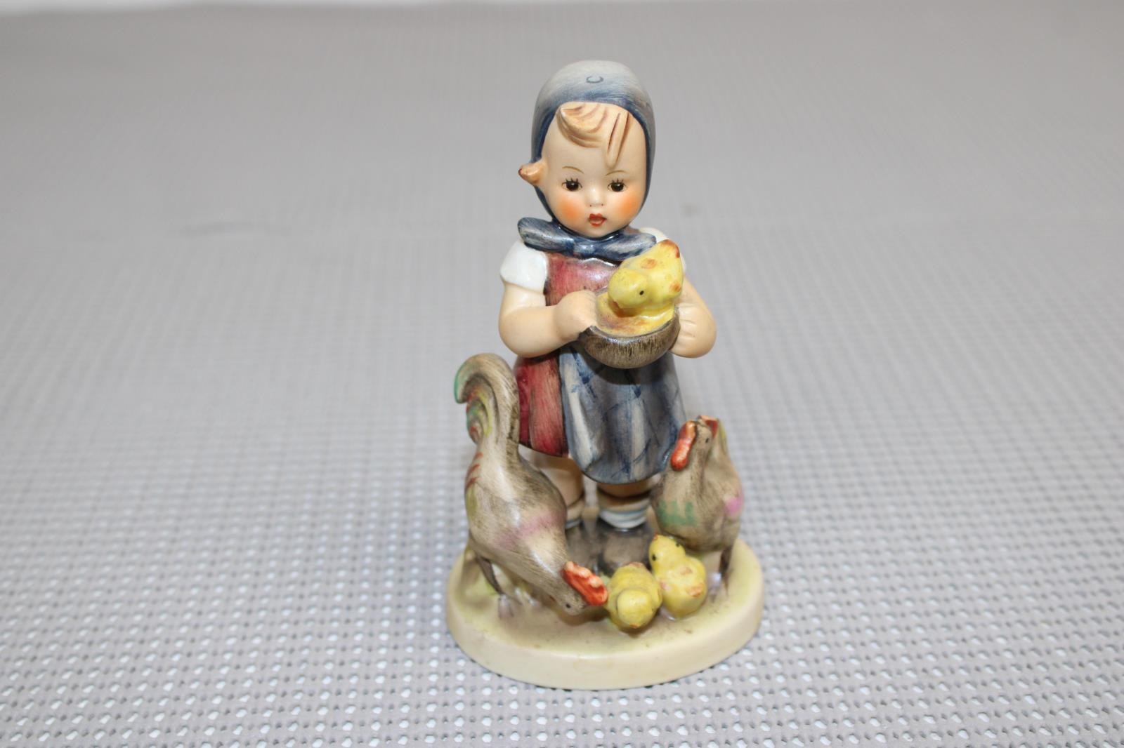 Goebel Hummel Feeding Time No 199/0 TMK 3LS Girl with Chickens 4.25″ Tall