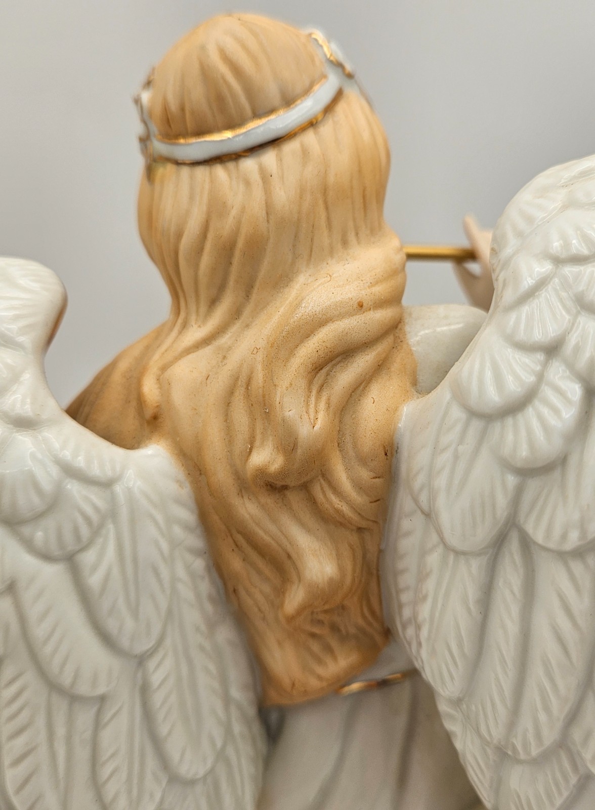 Angel Playing Flute Porcelain Wind Up Music Box Figurine Stars Gold Trim 9″