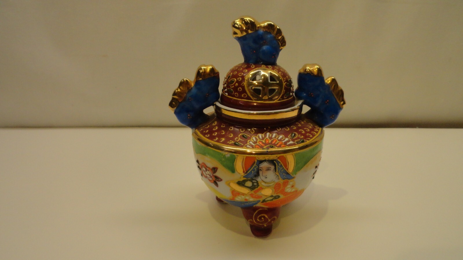 INCENSE BURNER FOO DOG MULTI COLORS LADY AND MANS FACE LIDDED FOOTED