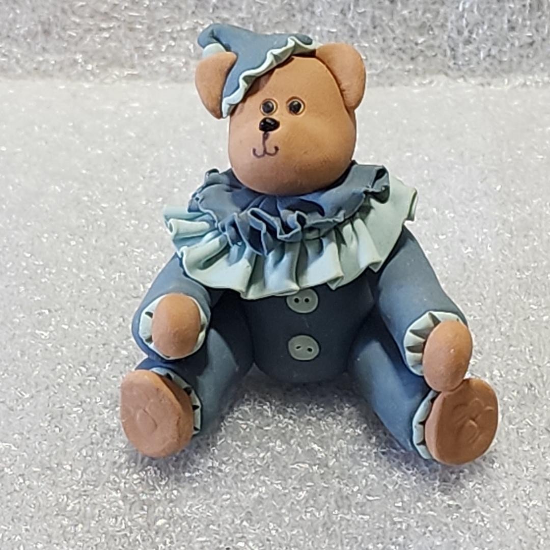 VINTAGE HANDMADE RESIN CLAY MINI TEDDY BEAR IN SLEEP OUTFIT FIGURINE