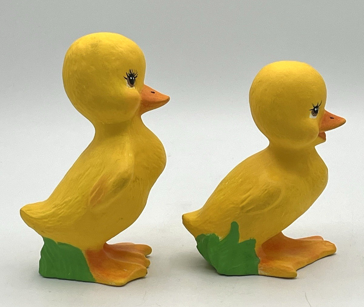 Vtg Ceramic Yellow Ducks Ducklings Handpainted Lot Of 2 Easter Spring 5” & 4.5”H