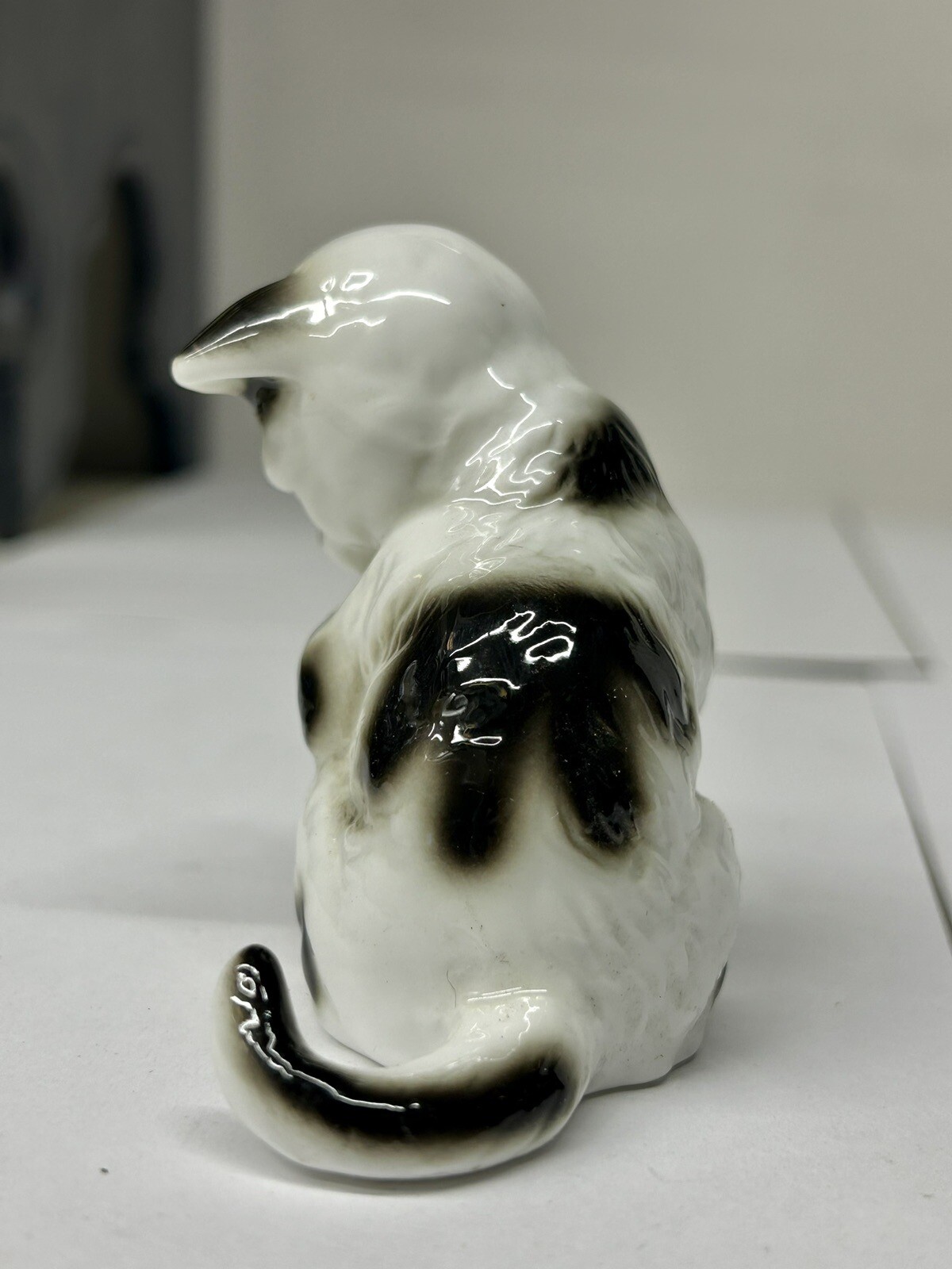 The Danbury Mint 1988 Cats of Character “Wash Time” Porcelain Cat Figurine