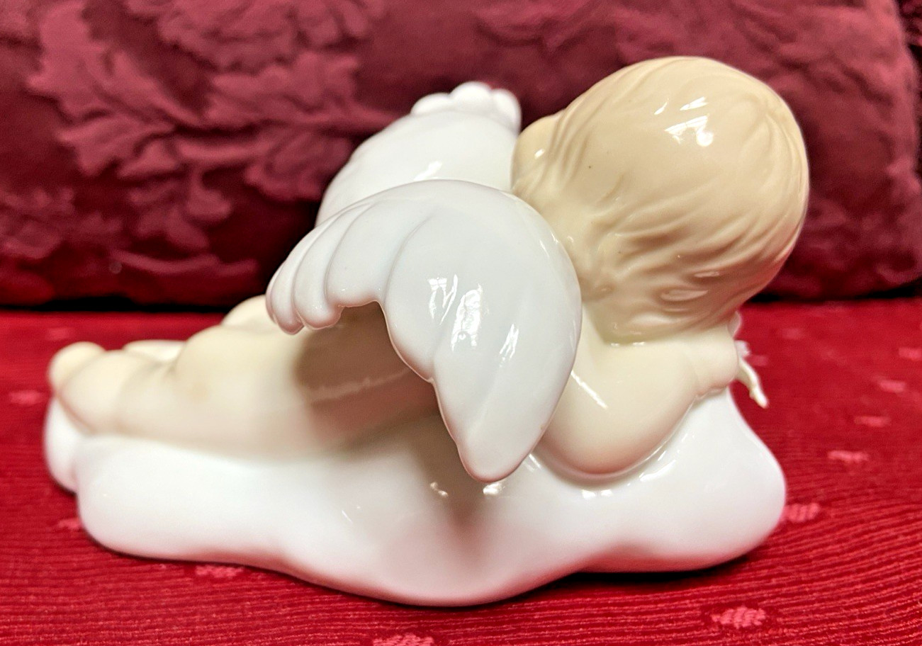 Russ Berrie Dream Angels “Sweet Dreams” Porcelain Sleeping Angel Figurine Clouds
