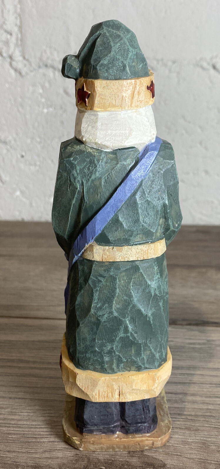 Santa Rustic Folk Style Carved Resin Wood-Look FREE Standing