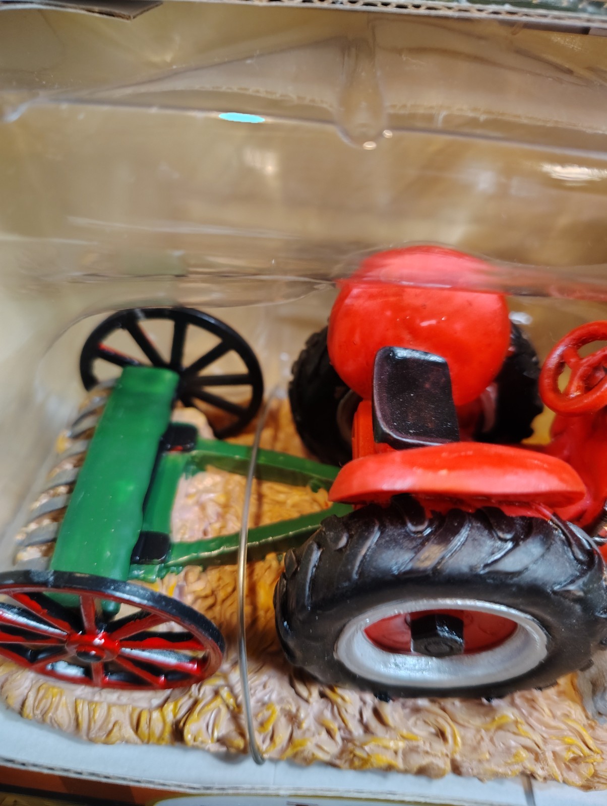 VTG, 2005, Lemax, Village Collection, “The Old Tractor” Table Accent, Retired