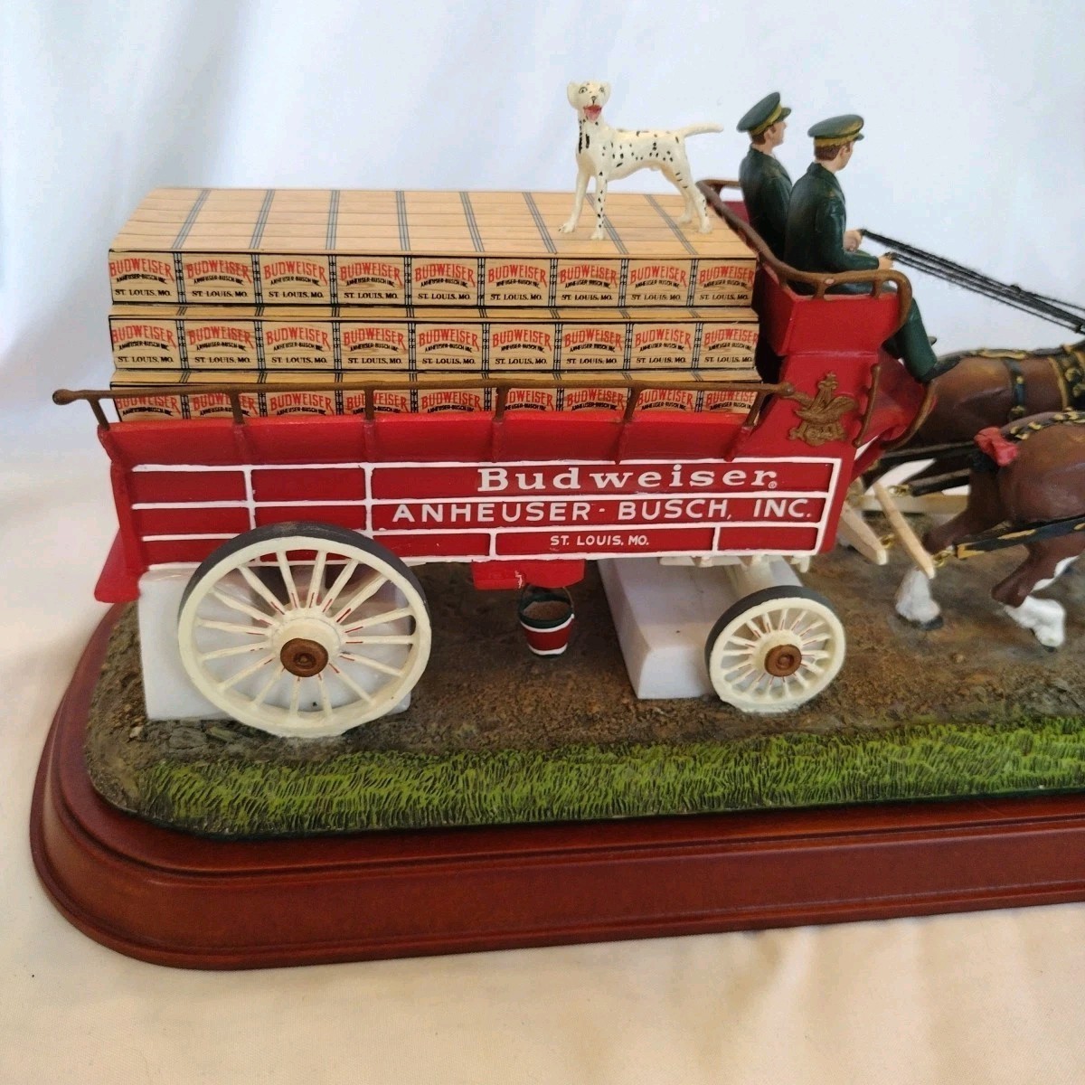 Vintage 2001 Danbury Mint Budweiser Clydesdales 21″ Statue w/Wooden Base