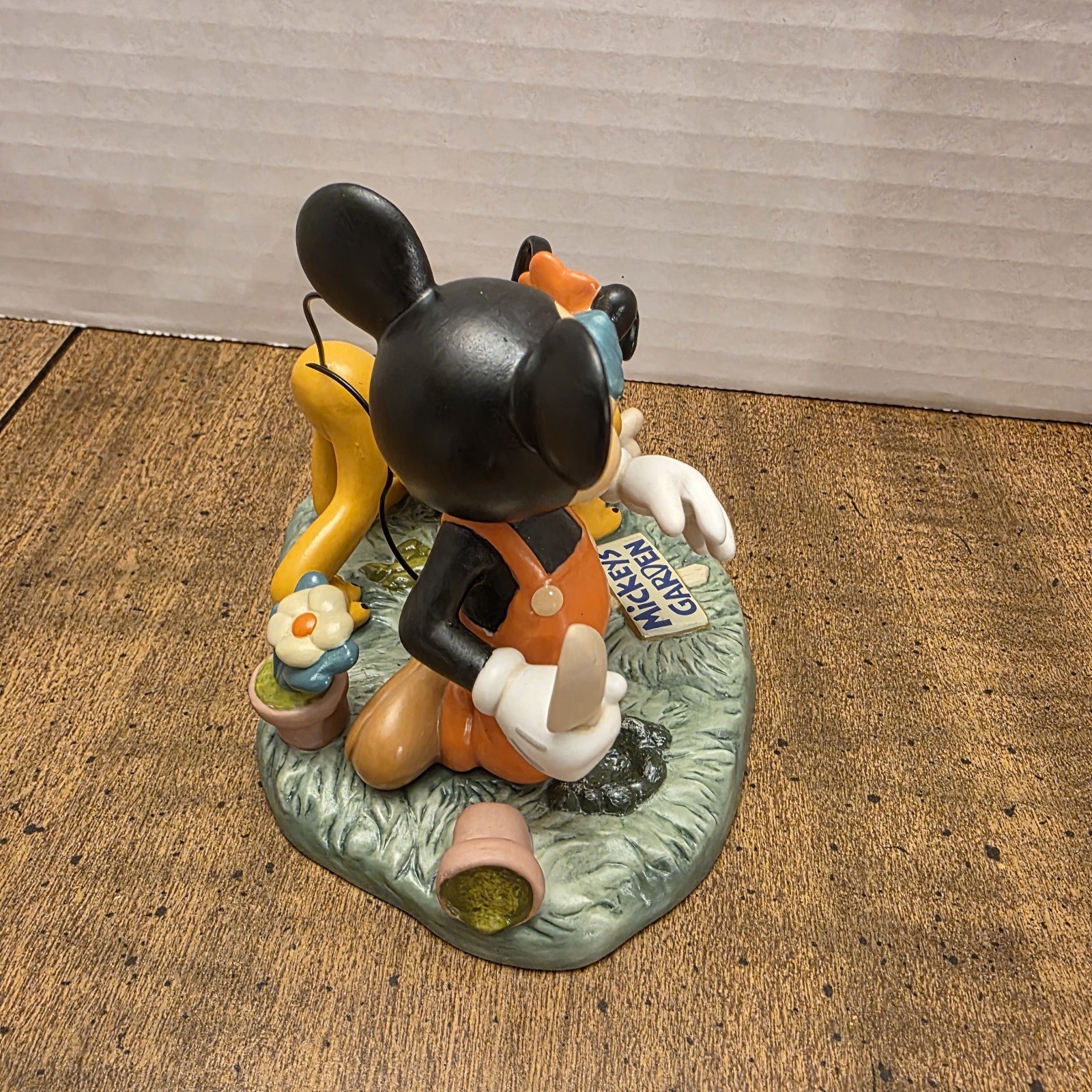 Disney Mickey Mouse Blooming Friendship PLUTO GARDEN FIGURE FIGURINE ENESCO EUC