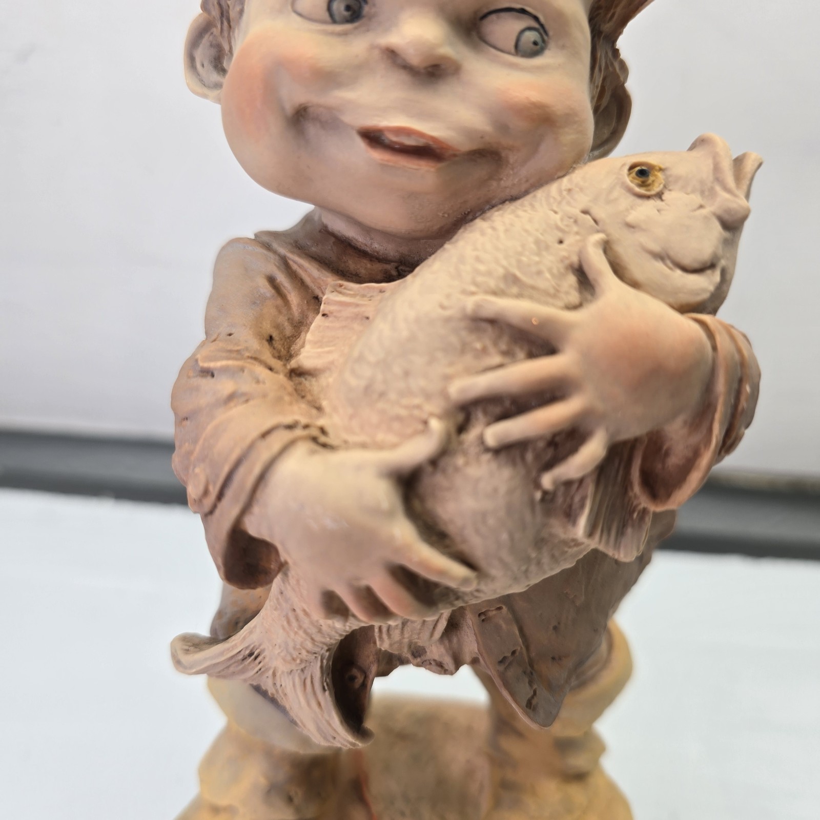 Giuseppe Armani Gullivers World Mischievous Kid Boy Fish Figurine 8.5in