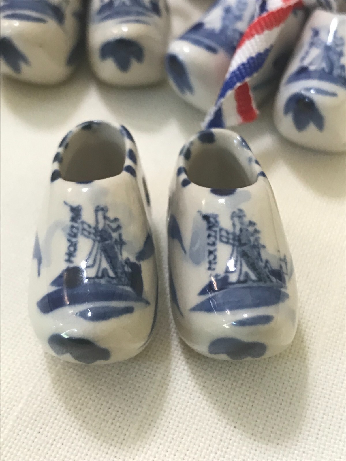 MINI 1-1/2″ DUTCH DELFT WOODEN SHOES CLOGS MADE IN HOLLAND NETHERLANDS WINDMILL