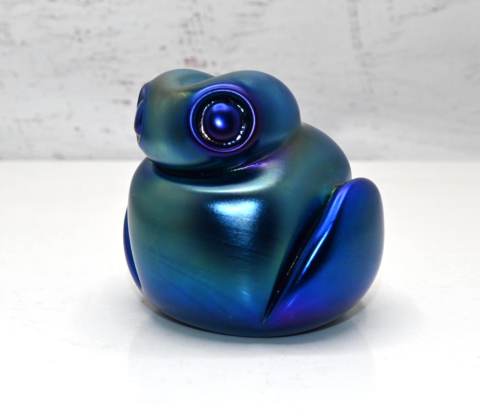 Orient & Flume Art Glass Blue Iridescent Frog Figure 1985 Artist L. Hudin Signed