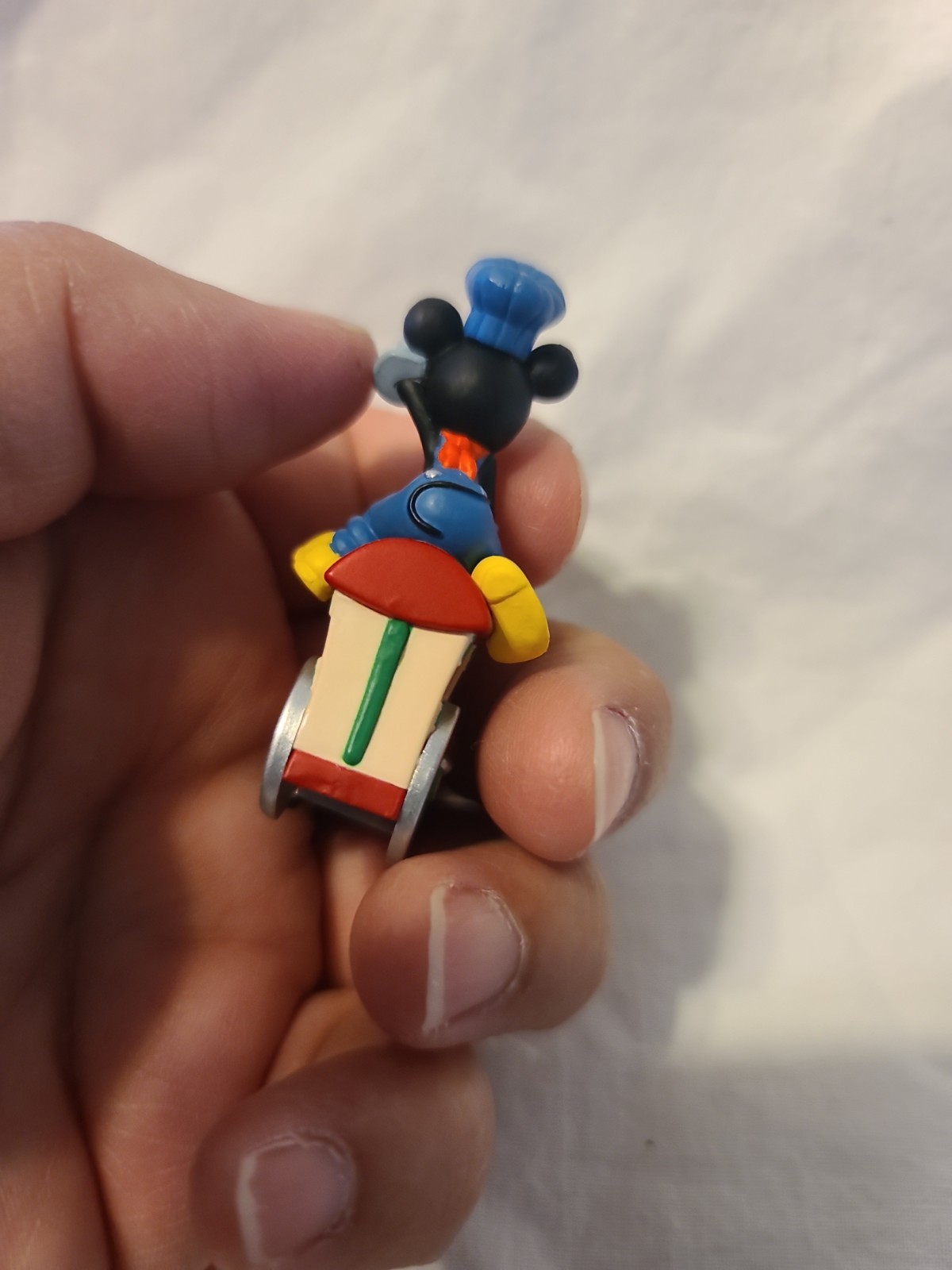 (B) Merry Miniatures Mickey’s Locomotive 1998 Hallmark Figurine 1 of 5