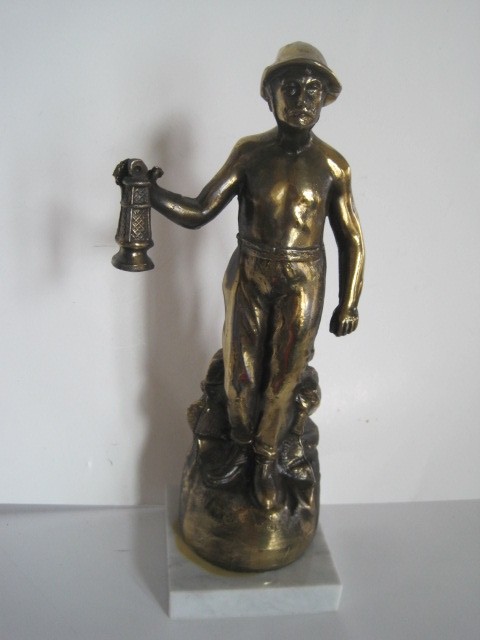 DINANDERIE D’ART E. NOEL Brass Miner Holding Lantern On Marble Base 11″ GUC