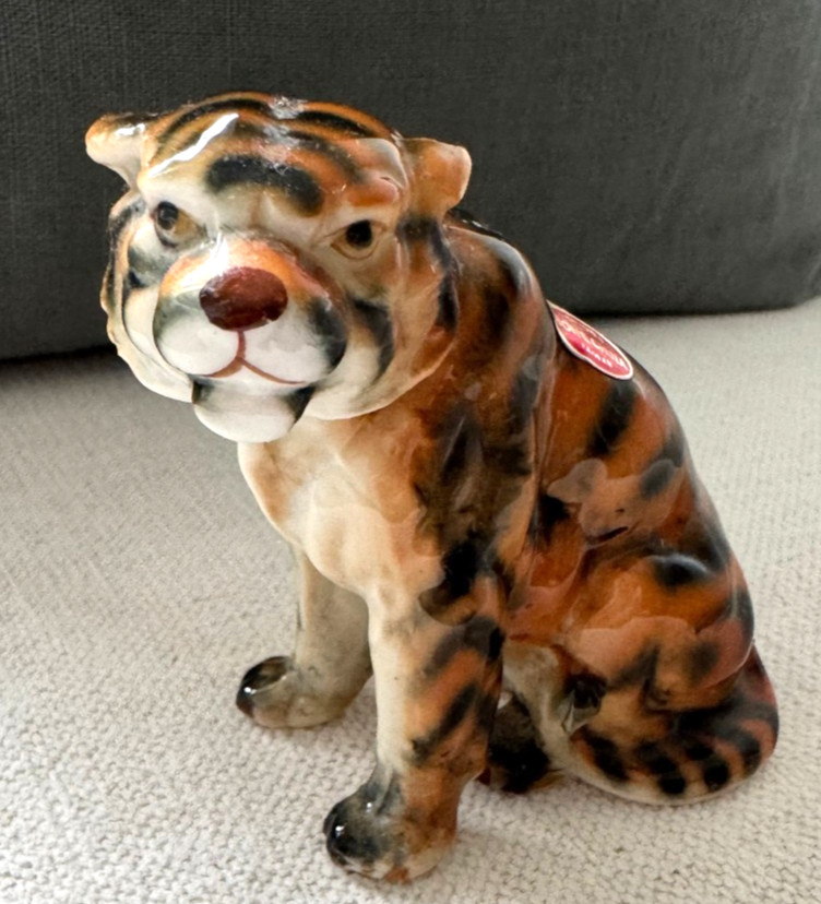 Vintage Brinns Bone China Hand Painted Tiger Figurine 3.25in H Taiwan EUC