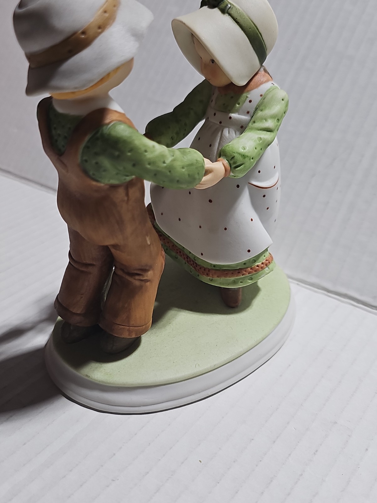 1977 Series 1 Holly Hobbie Precious Moments Carefree Days Statue ec preowned