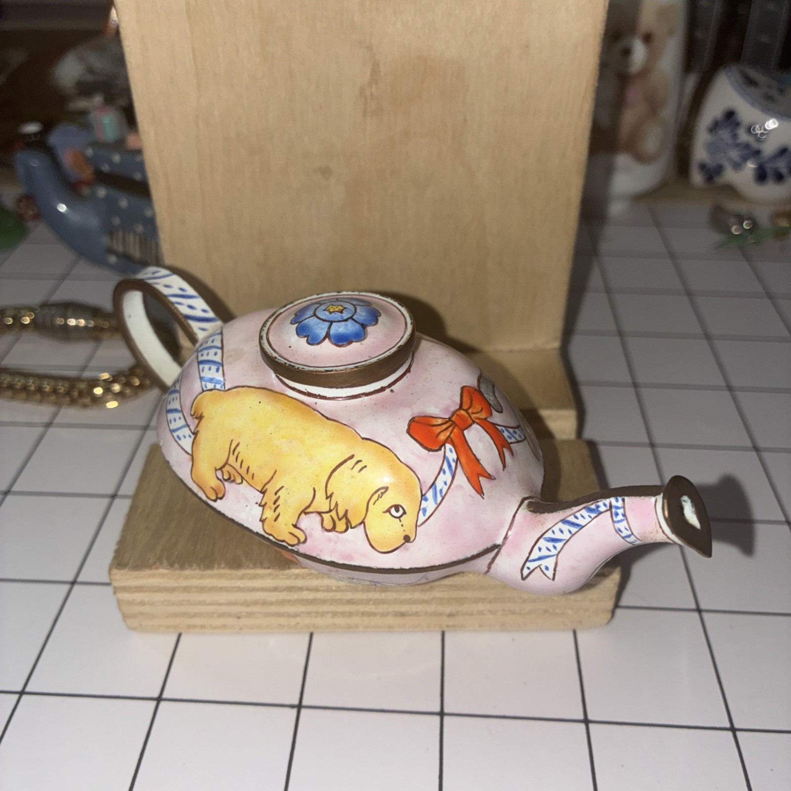Vintage Rare Kelvin Chen Miniature Enamel Teapot #16 Dog/Cats Ribbon Low #’ed