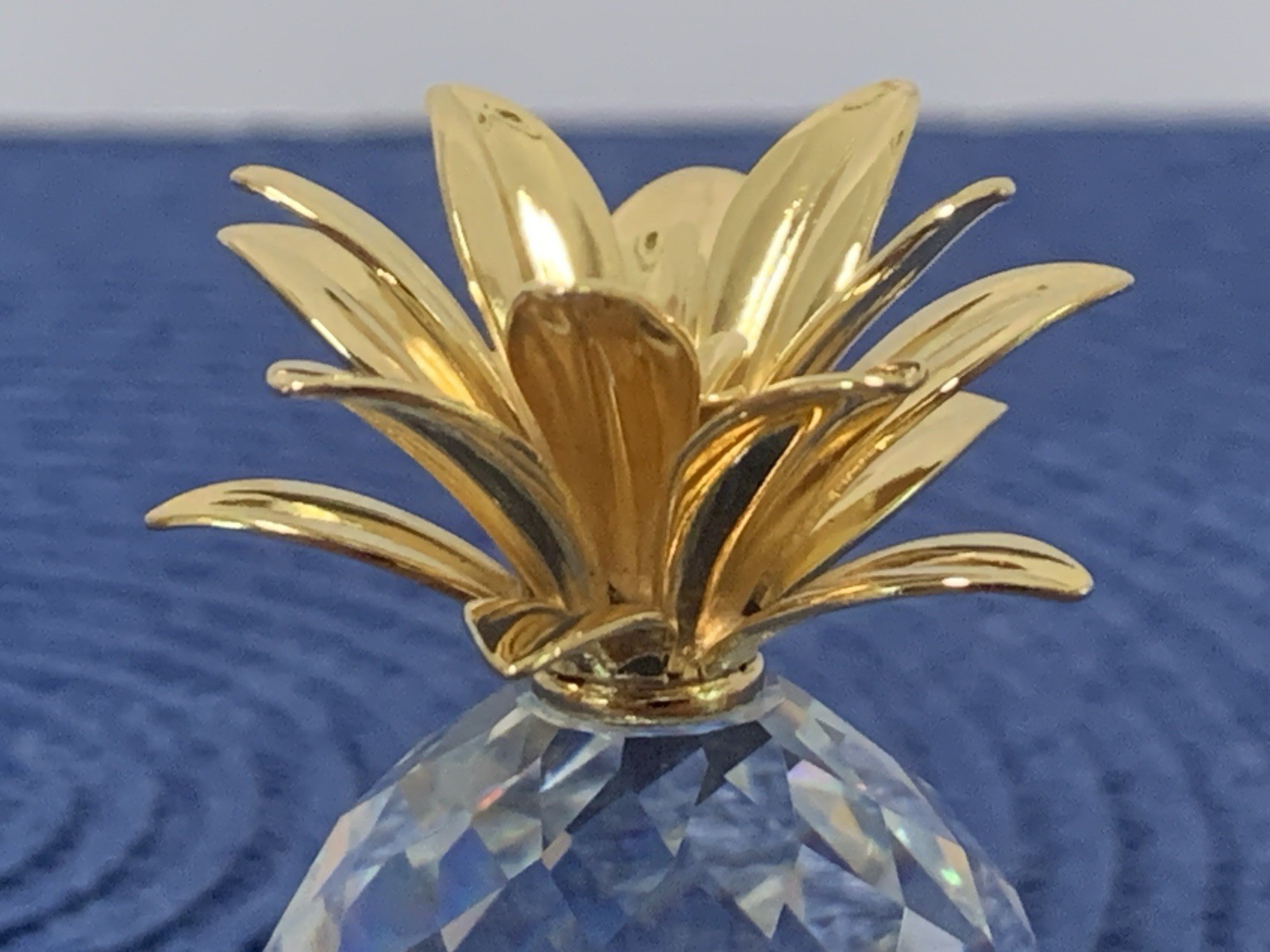 Vtg Swarovski Crystal Pineapple Figurine 2.5″ Block SC Mark Gold Plated Leaves
