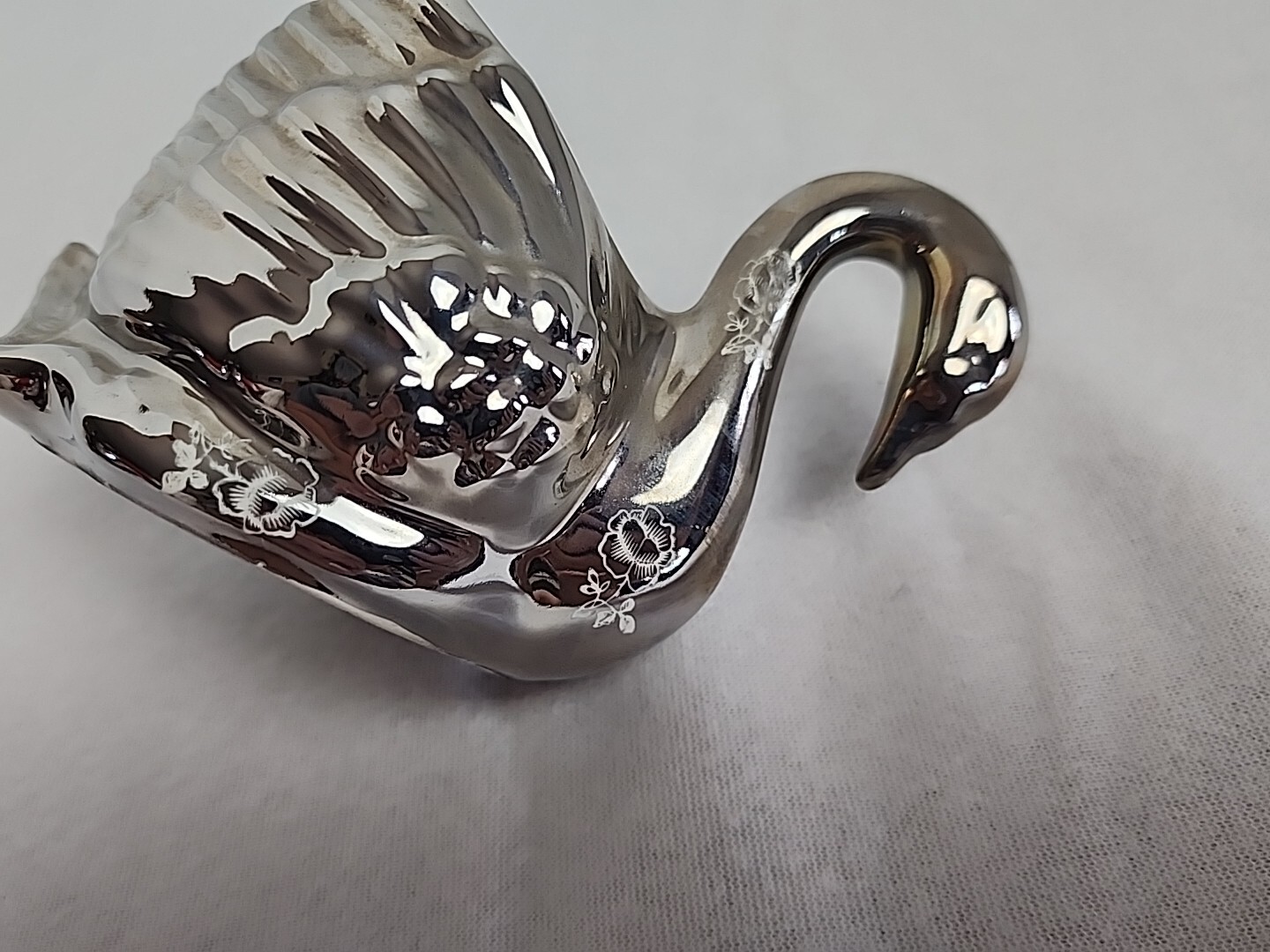 Vintage Pearl China Co Platinum Rose Swan Hand Decorated w 22Kt Gold Priority