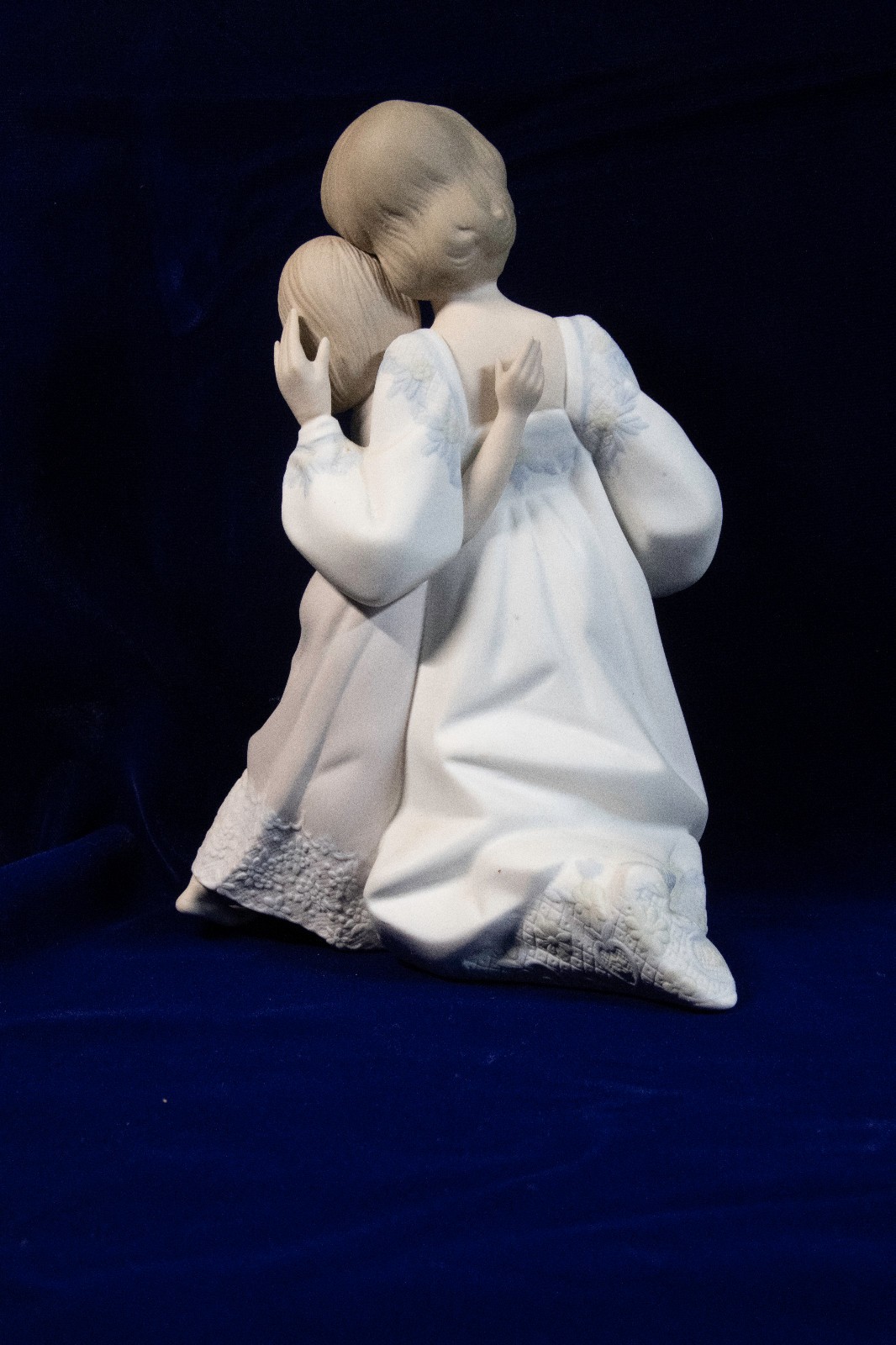 Lladro 5449 GOOD NIGHT Mother and Daughter MINT Condition Secondary Price $395