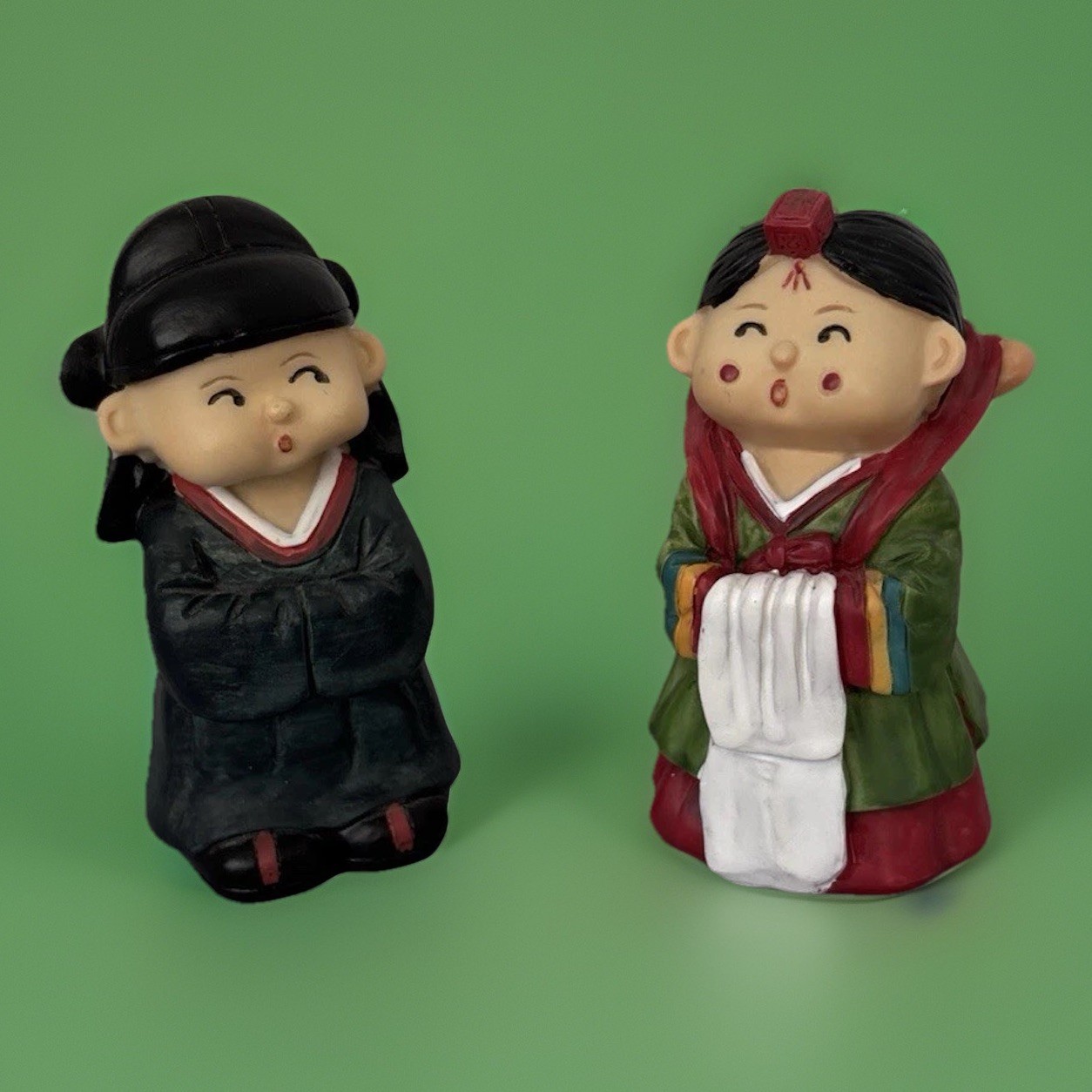 Vintage hand painted Koreart Boy And Girl Figurine Statue 6” Tall