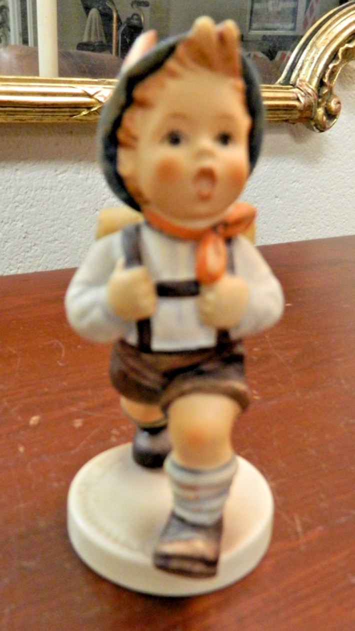 Rare Hummel Goebel “School Boy” 82 2/0 Figurine 4.5″ TMK-2 – 1950 1959 Germany