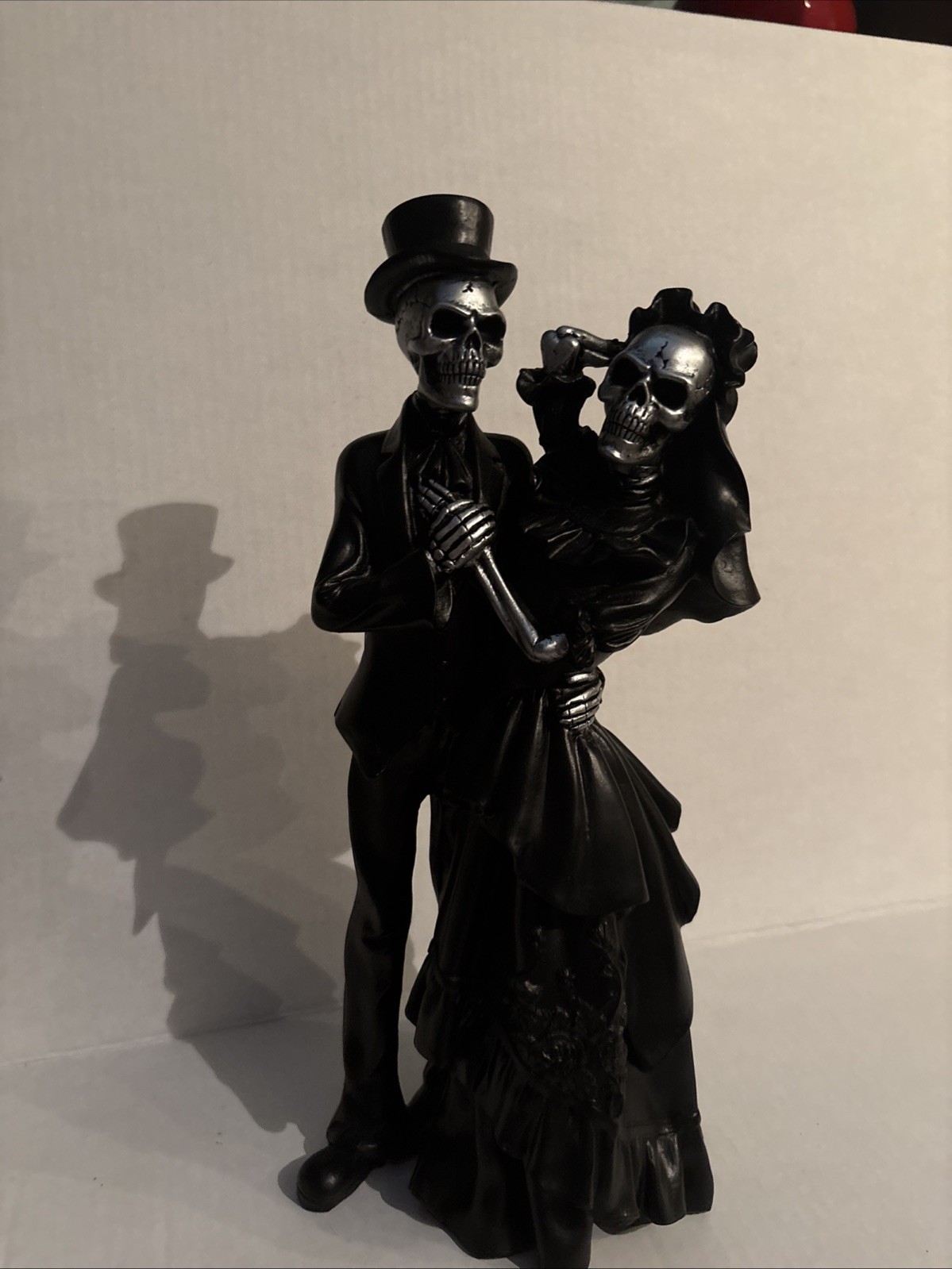 HALLOWEEN SILVER & BLACK SKELETONS LOVERS DANCING. 14” Day Of The Dead
